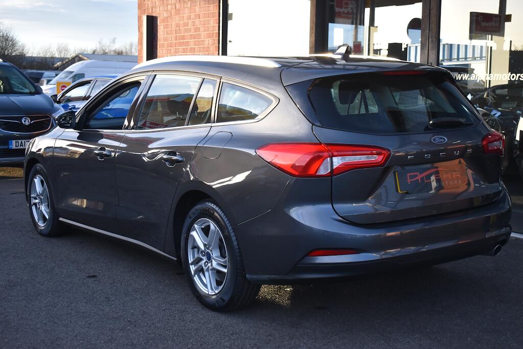 Ford Focus view 20