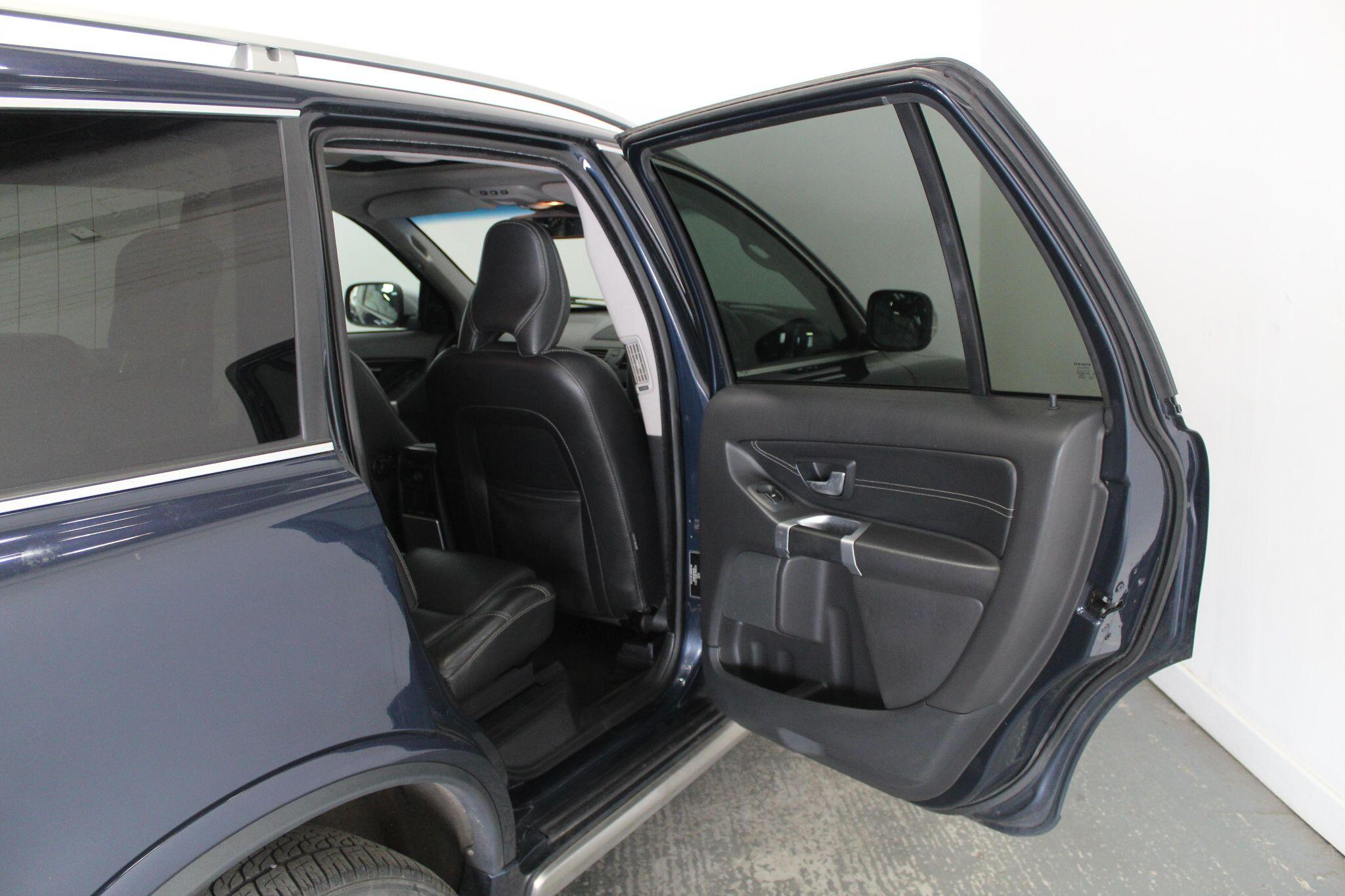 Volvo XC90 view 26