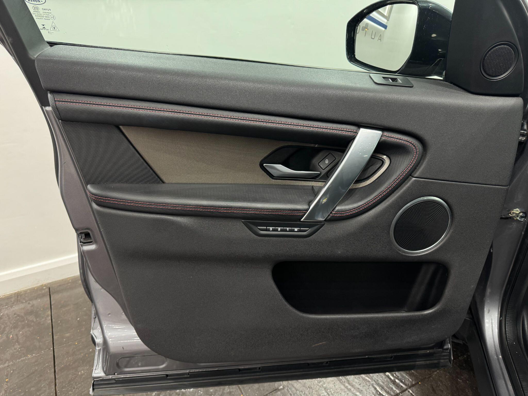 Land Rover Discovery Sport view 54