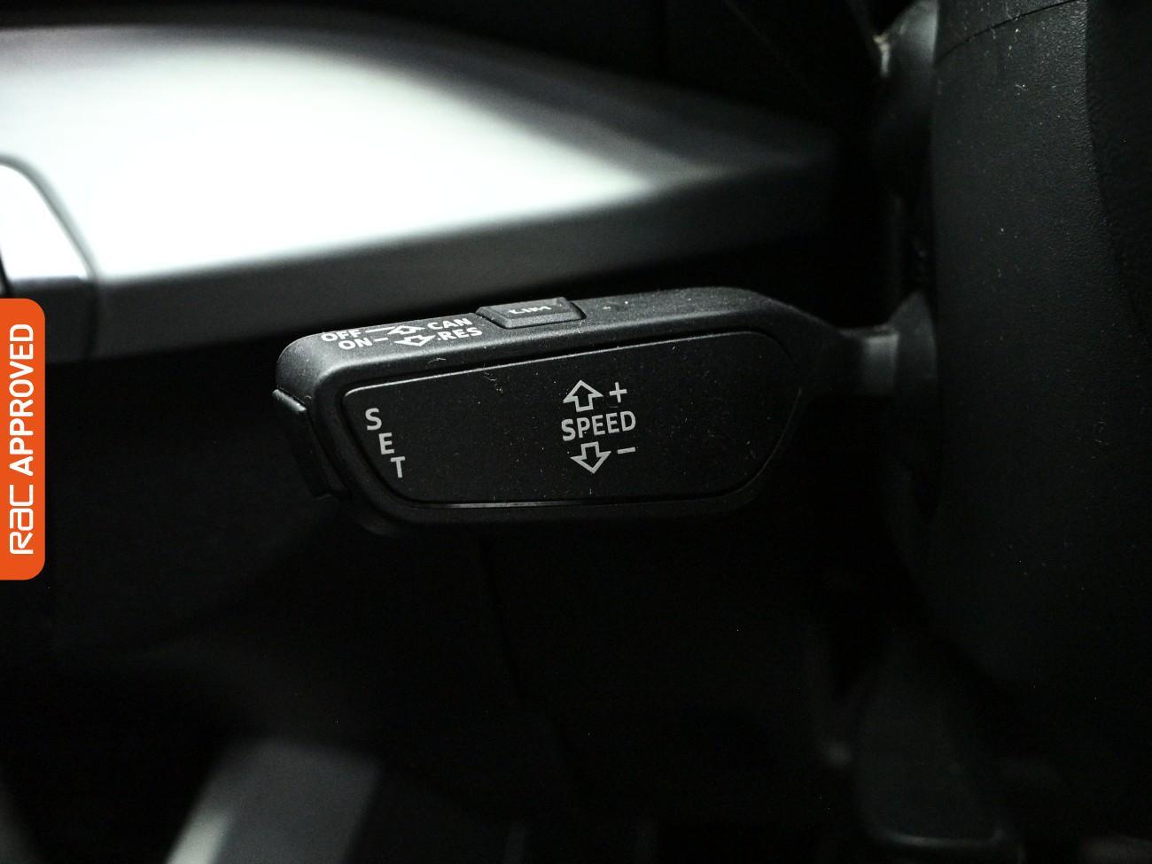 Audi Q2 view 22