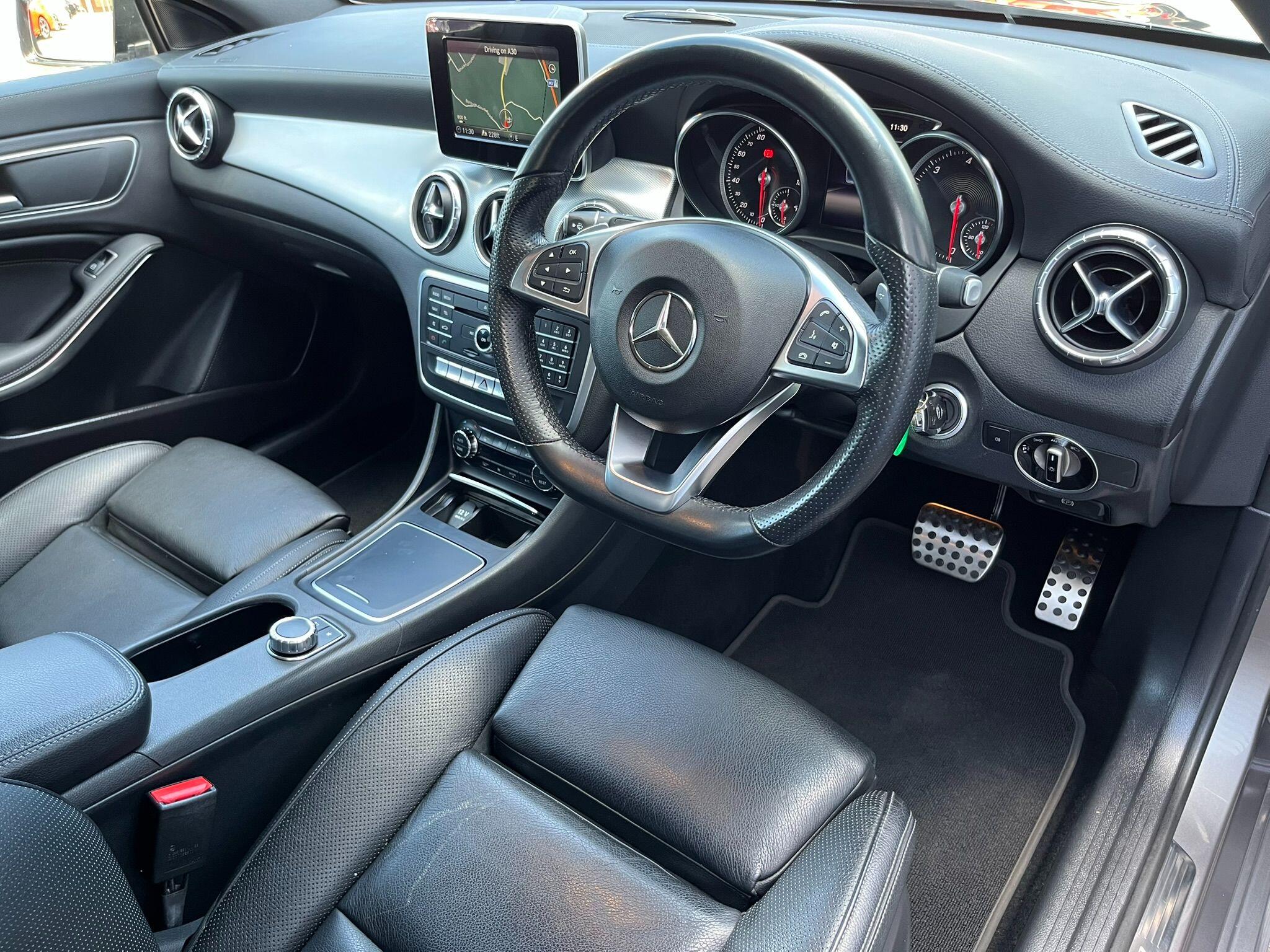 Mercedes-Benz Cla view 14