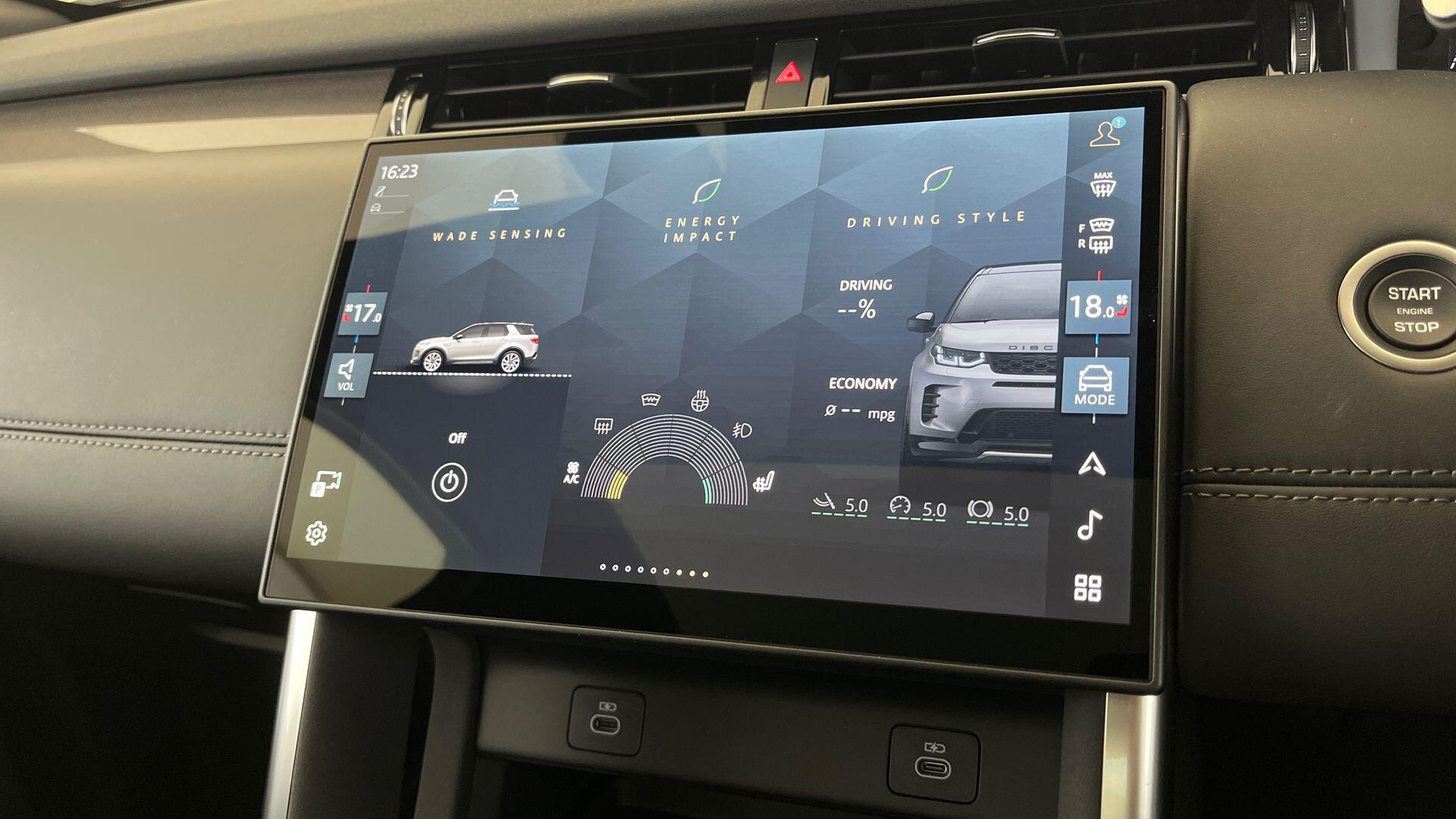 Land Rover Discovery Sport view 41