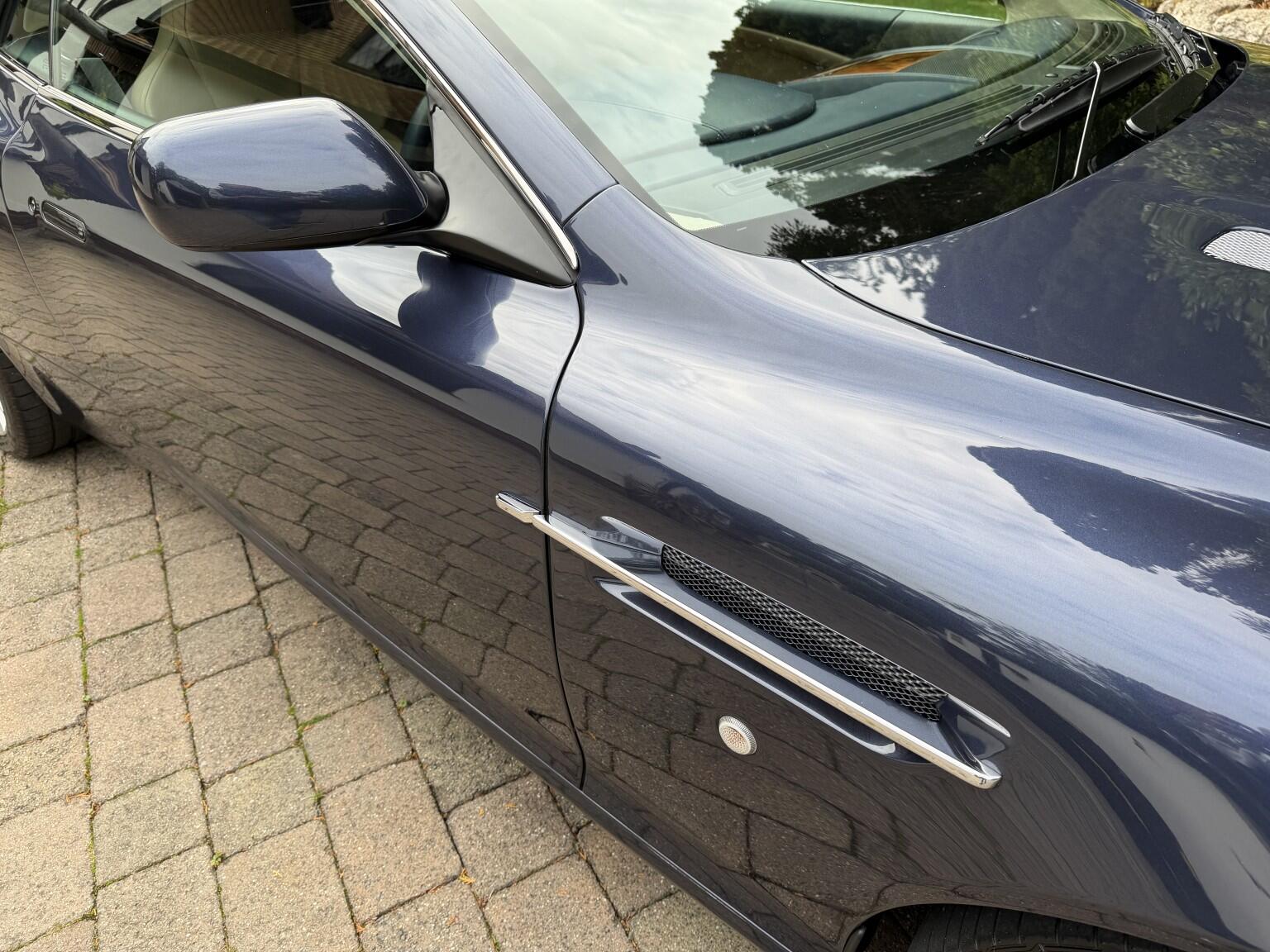 Aston Martin DB9 view 12