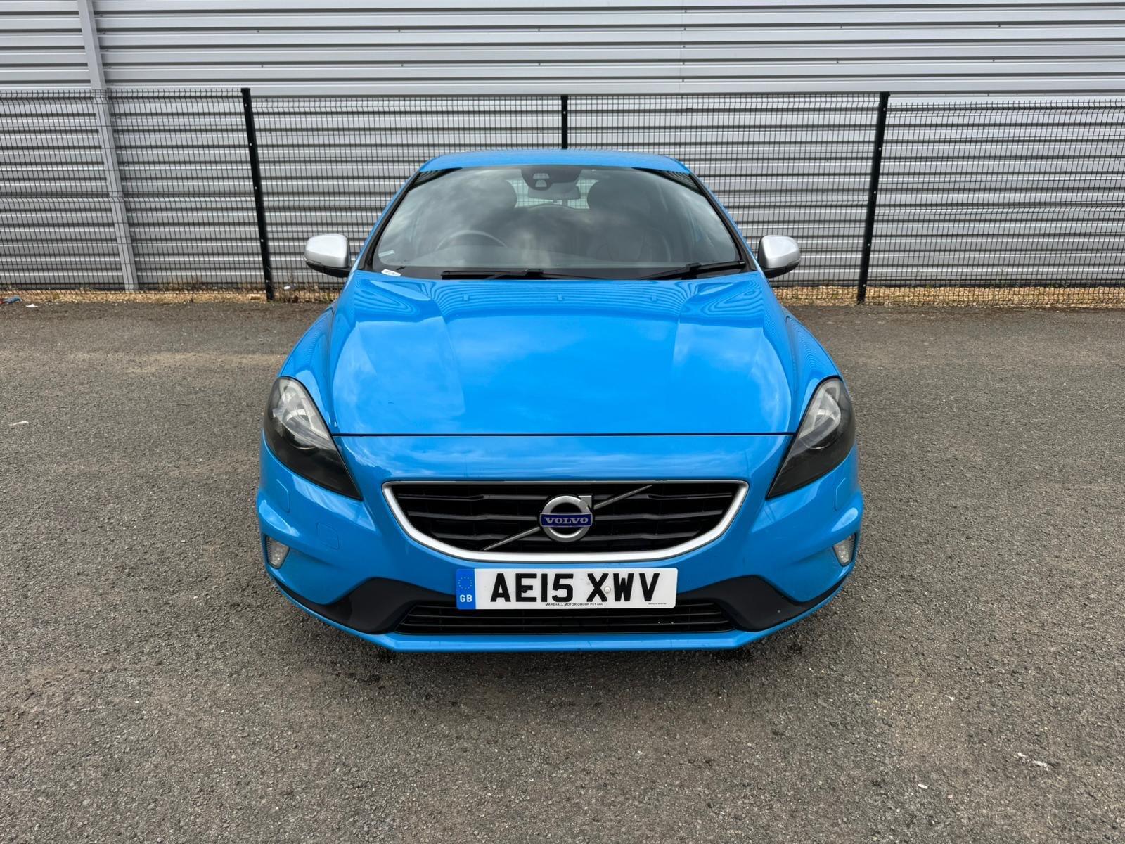 Volvo V40 view 2