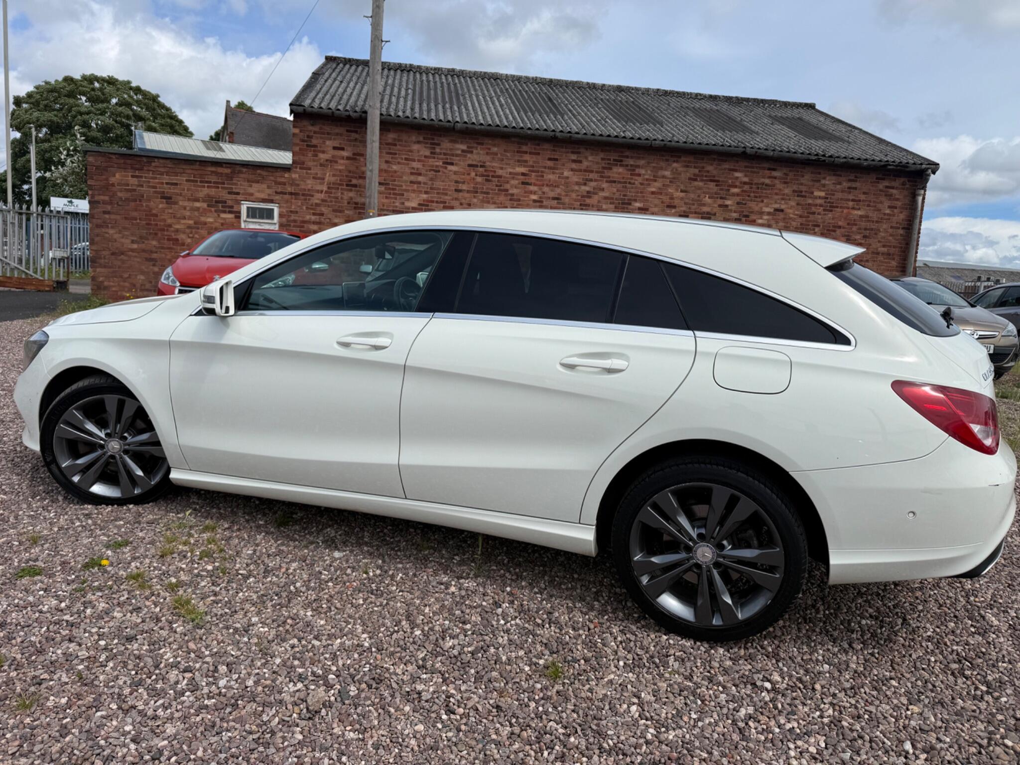 Mercedes-Benz Cla view 16