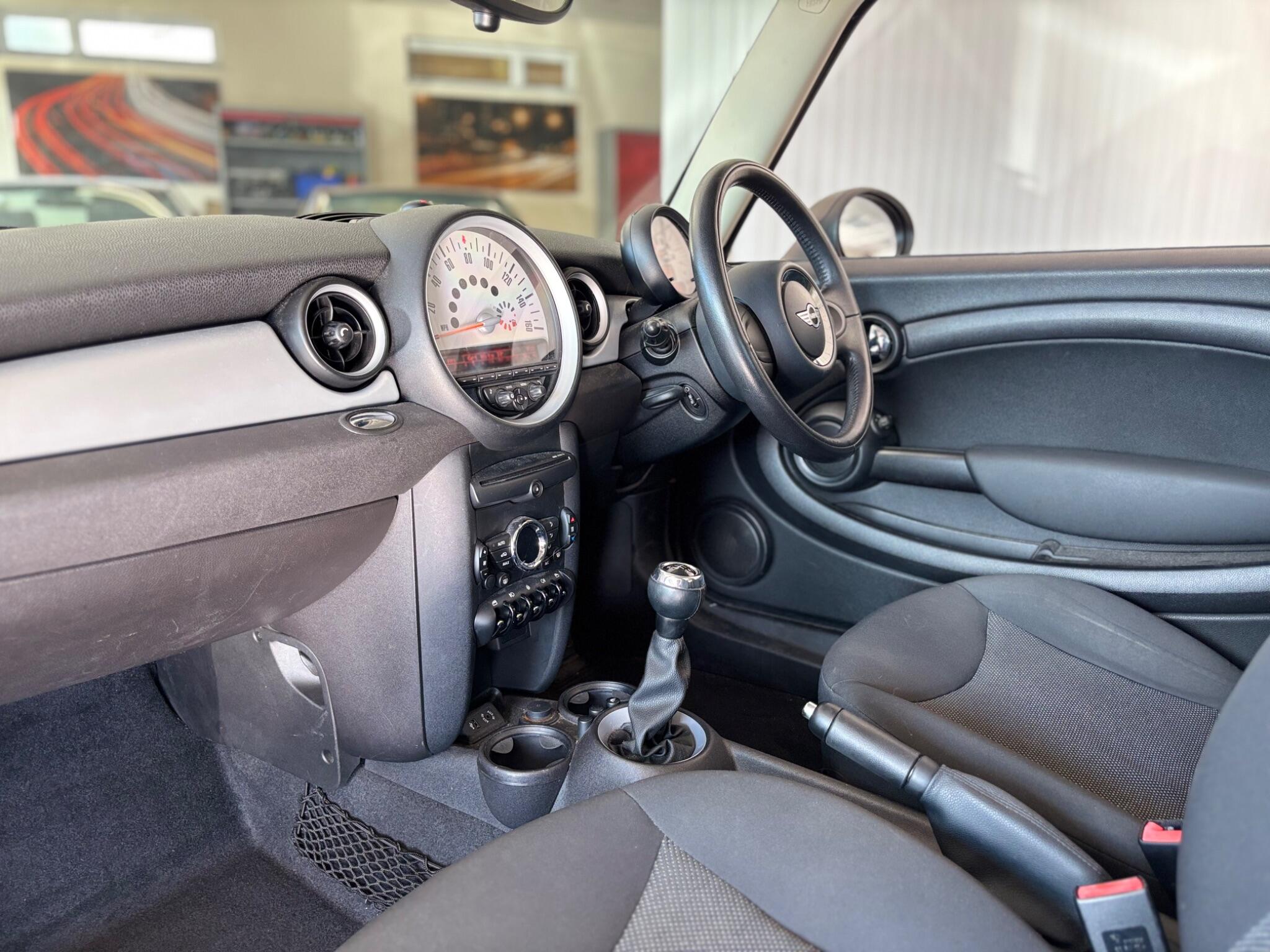 Mini Hatch view 9