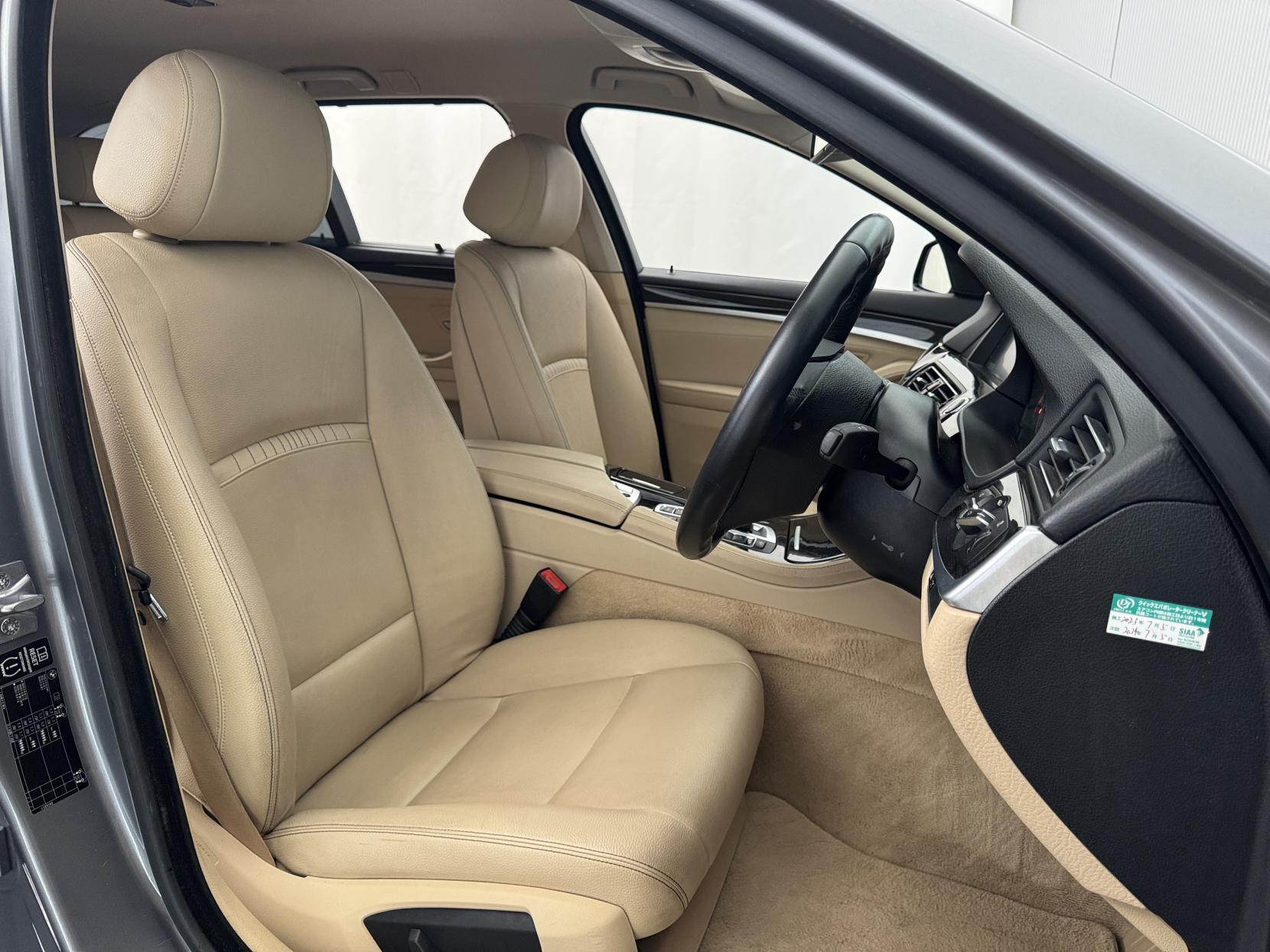 BMW 5 Series view 41
