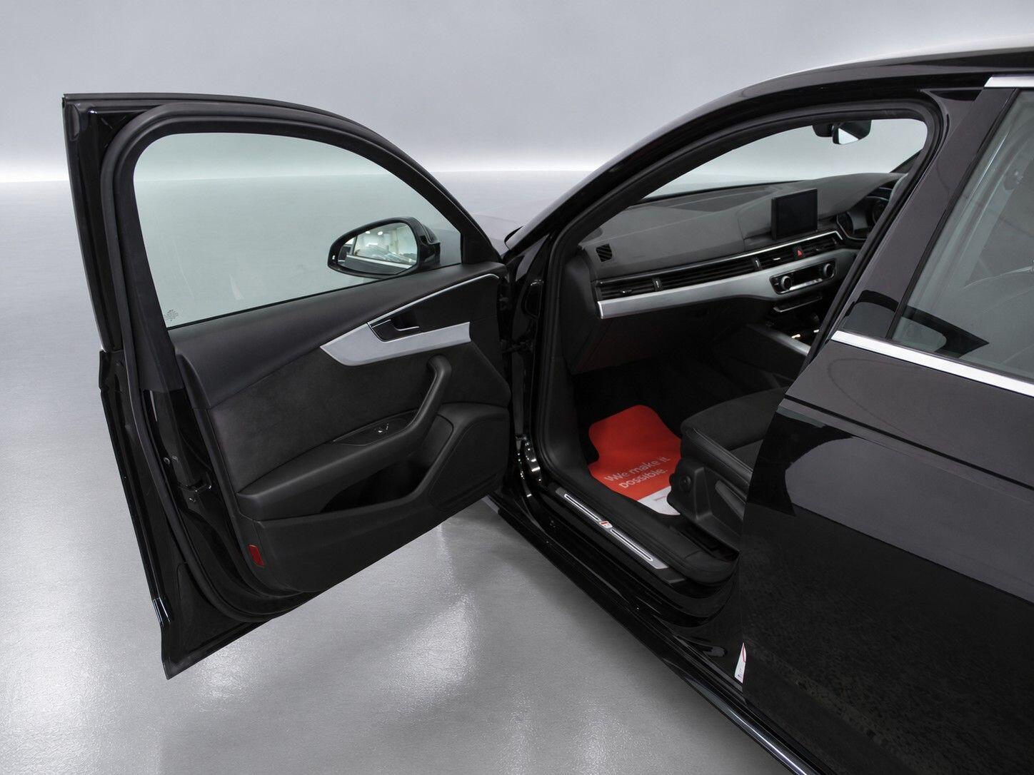 Audi A4 view 27