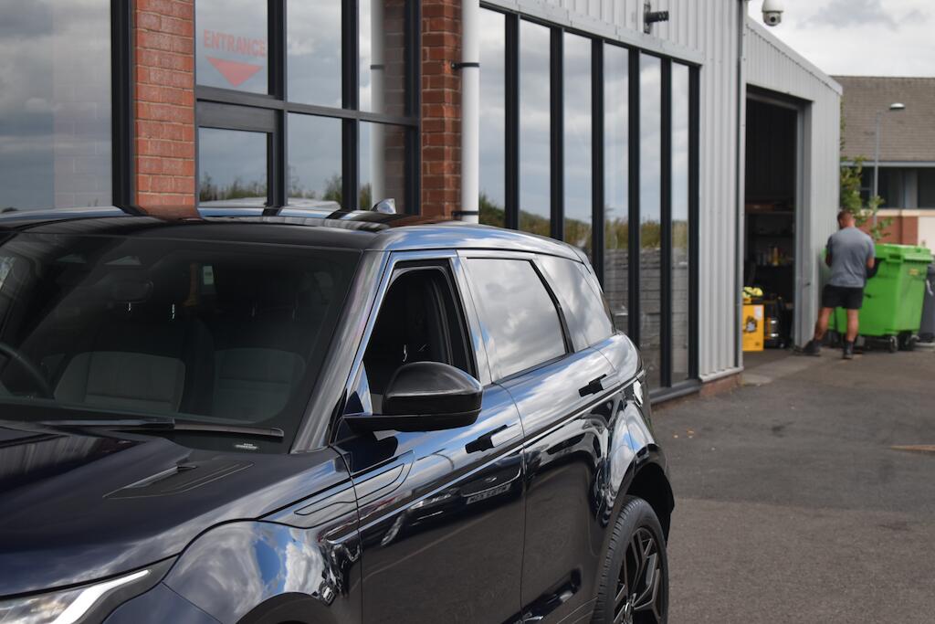 Land Rover Range Rover Evoque view 23