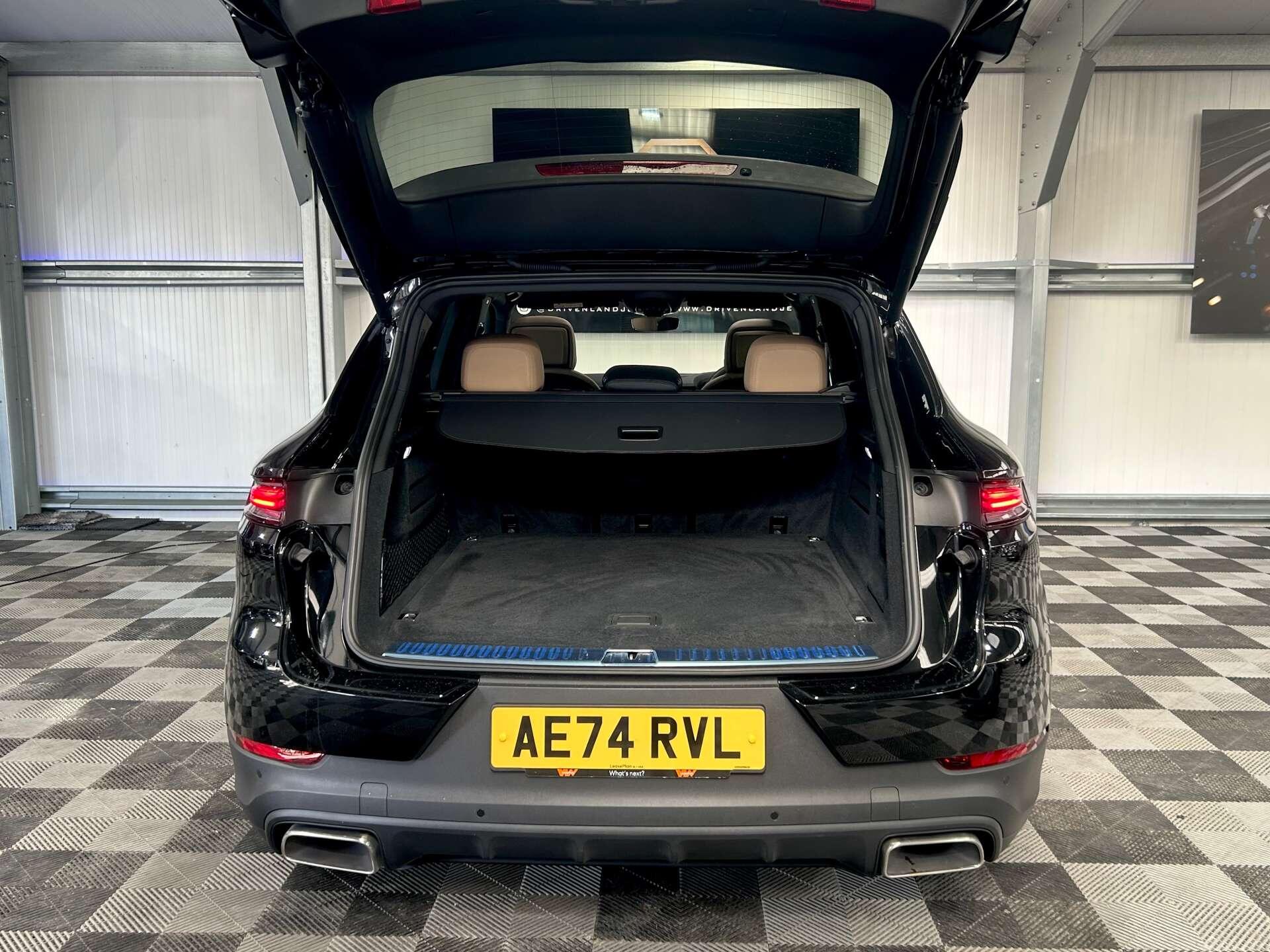 Porsche Cayenne view 14