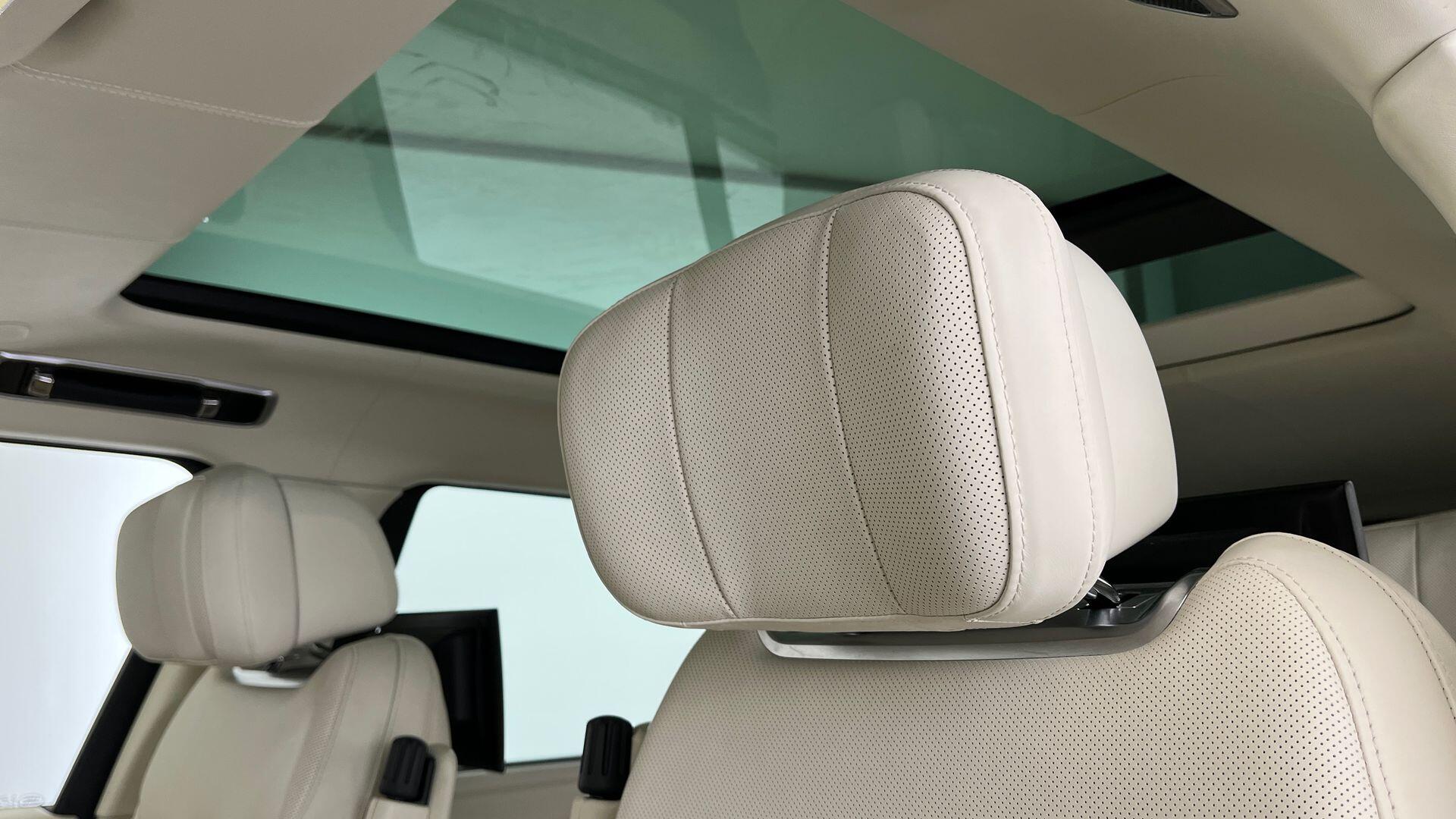 Land Rover Range Rover view 21