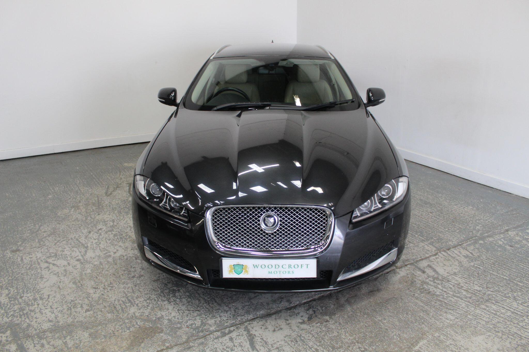 Jaguar XF view 13