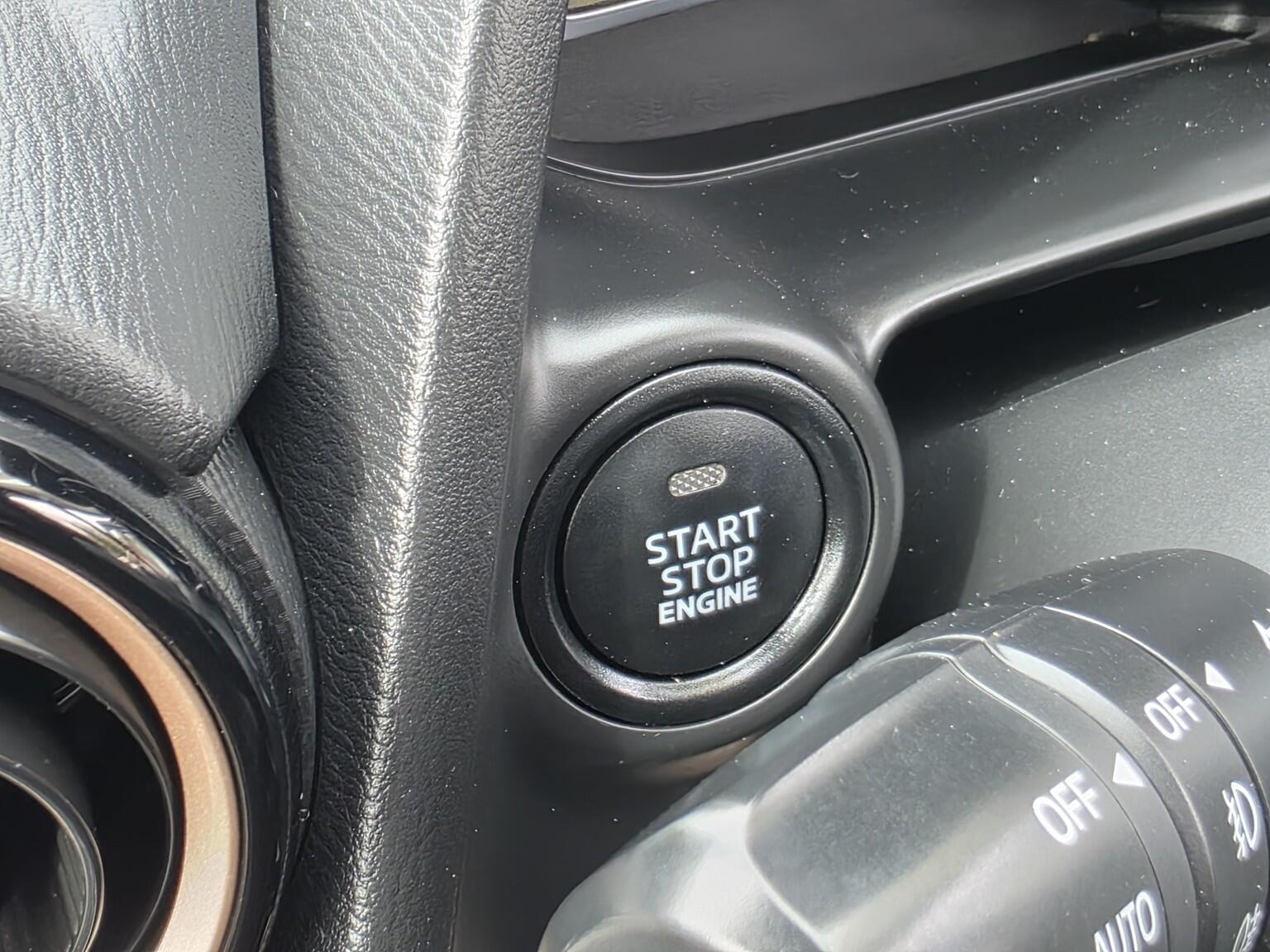 Mazda Mazda2 view 27