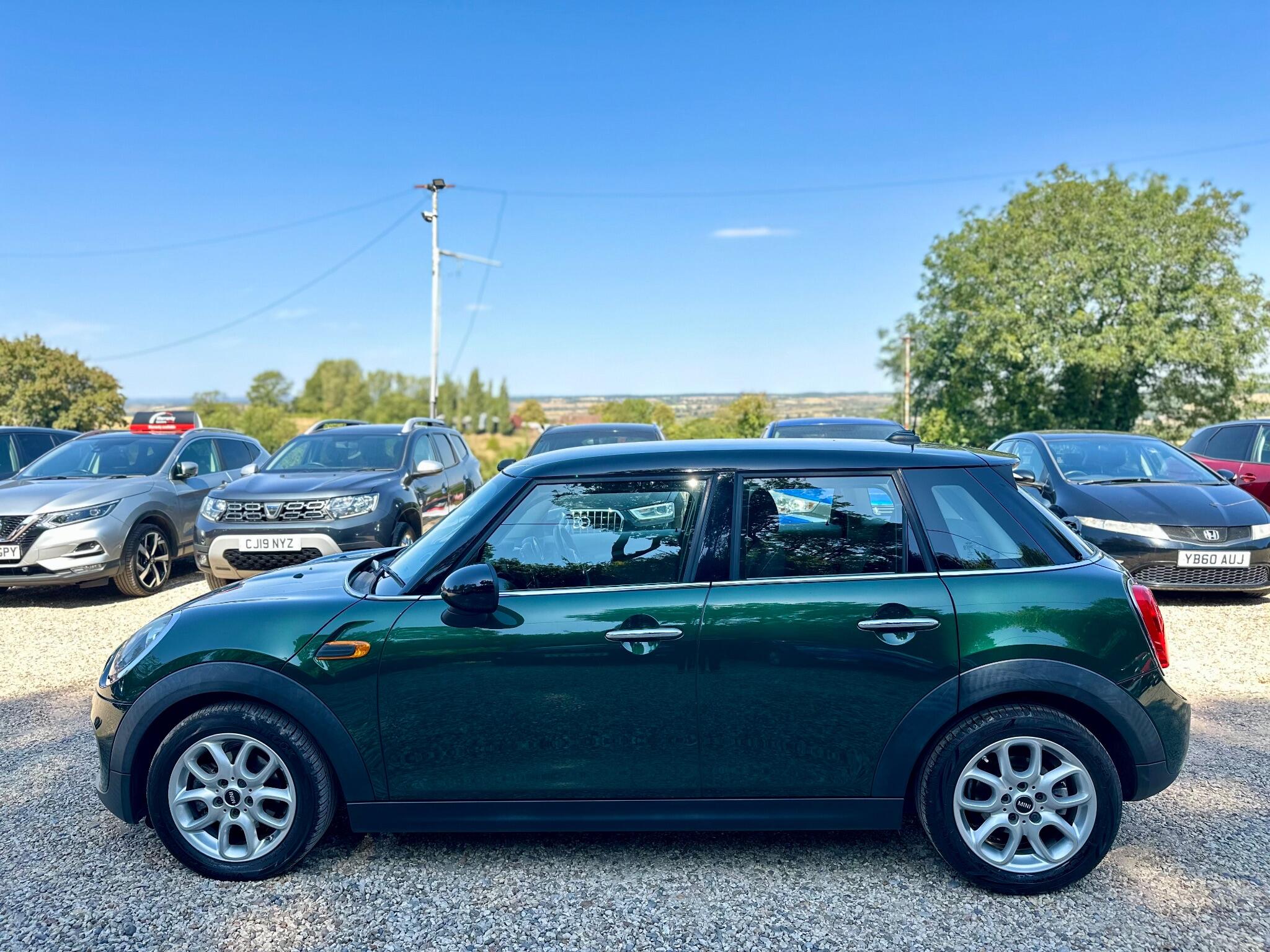 MINI Hatch view 9