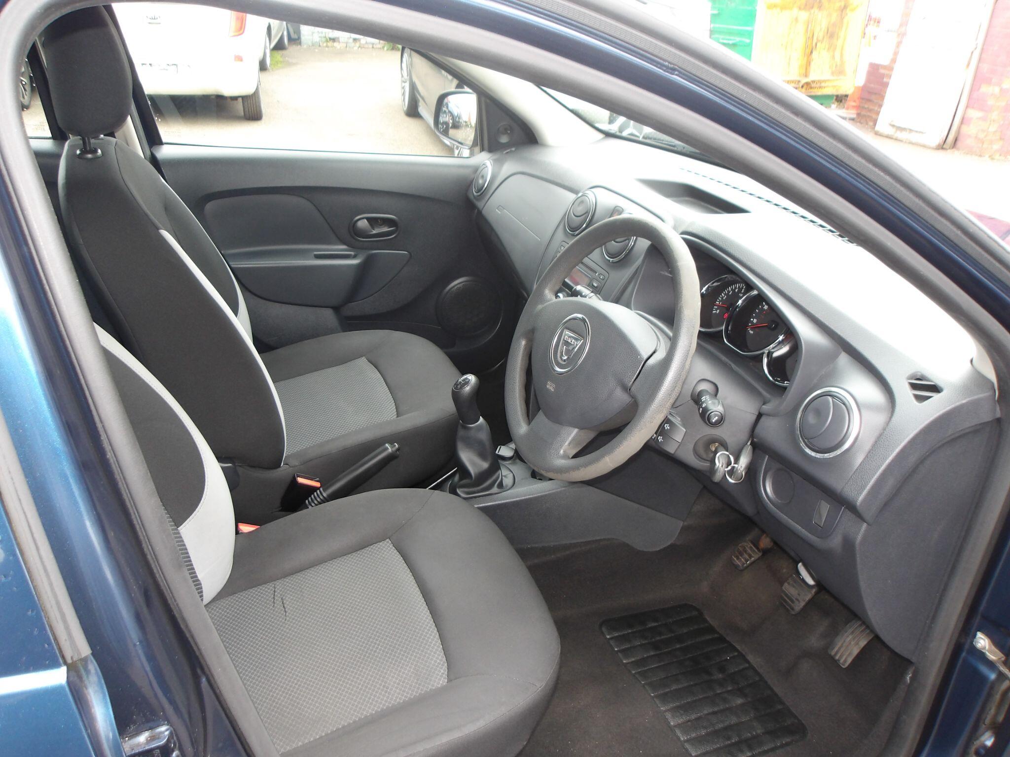 Dacia Sandero view 10
