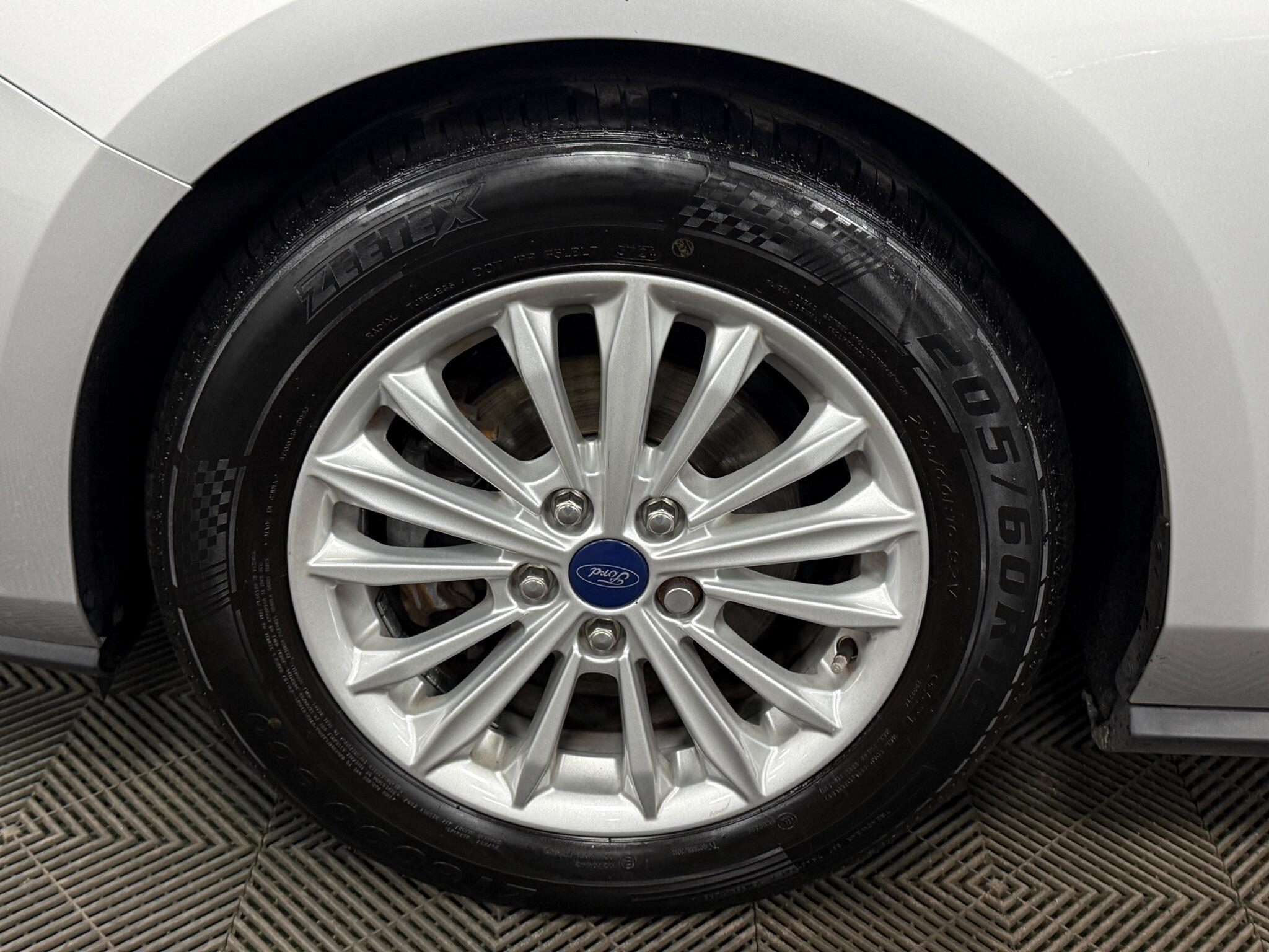 Ford Focus view 33