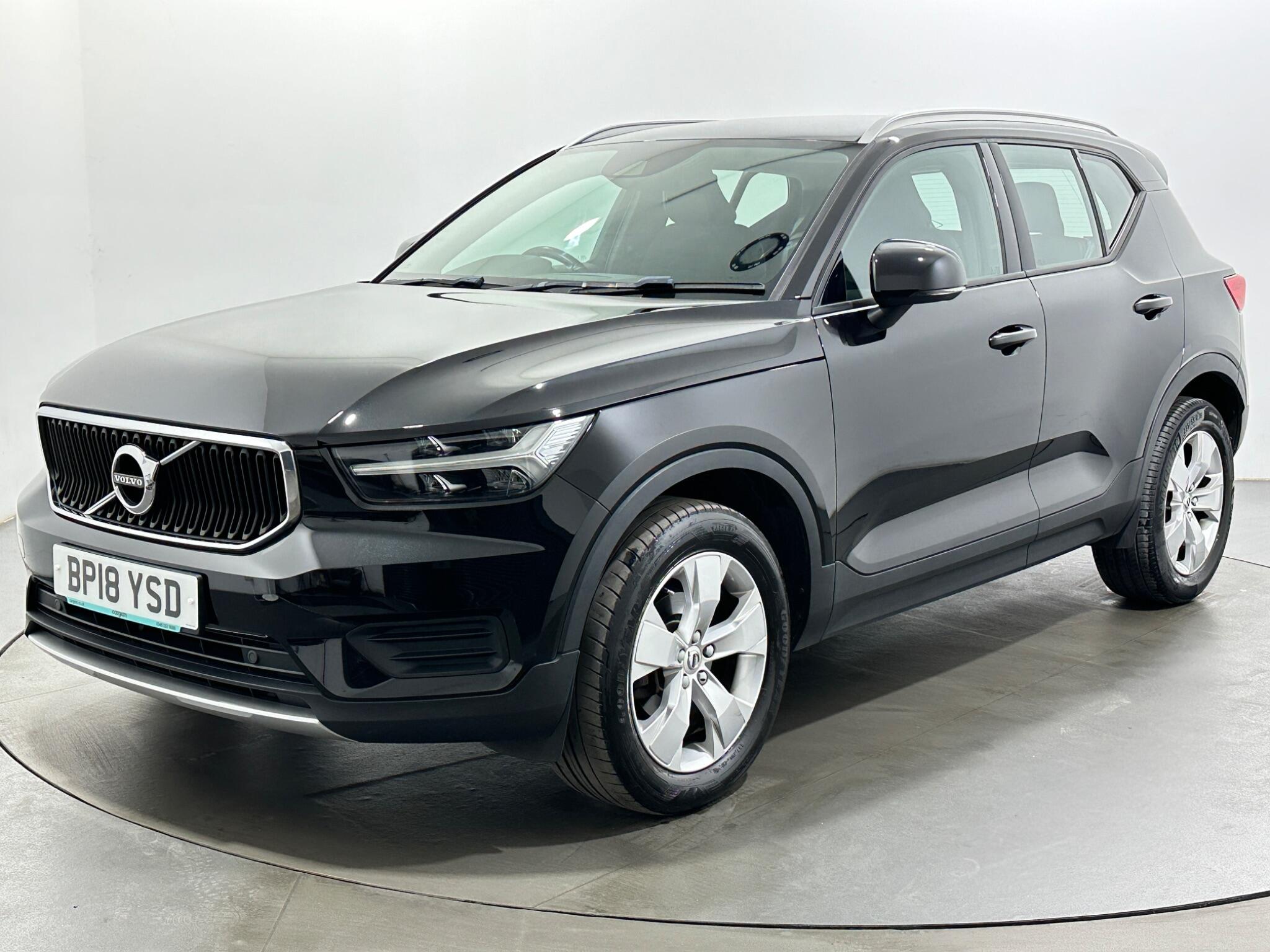Volvo XC40 view 4