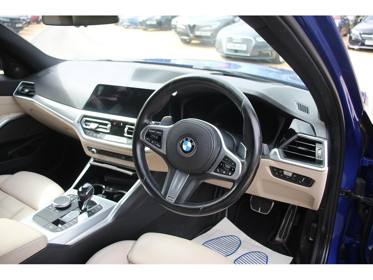BMW 3 Series view 13