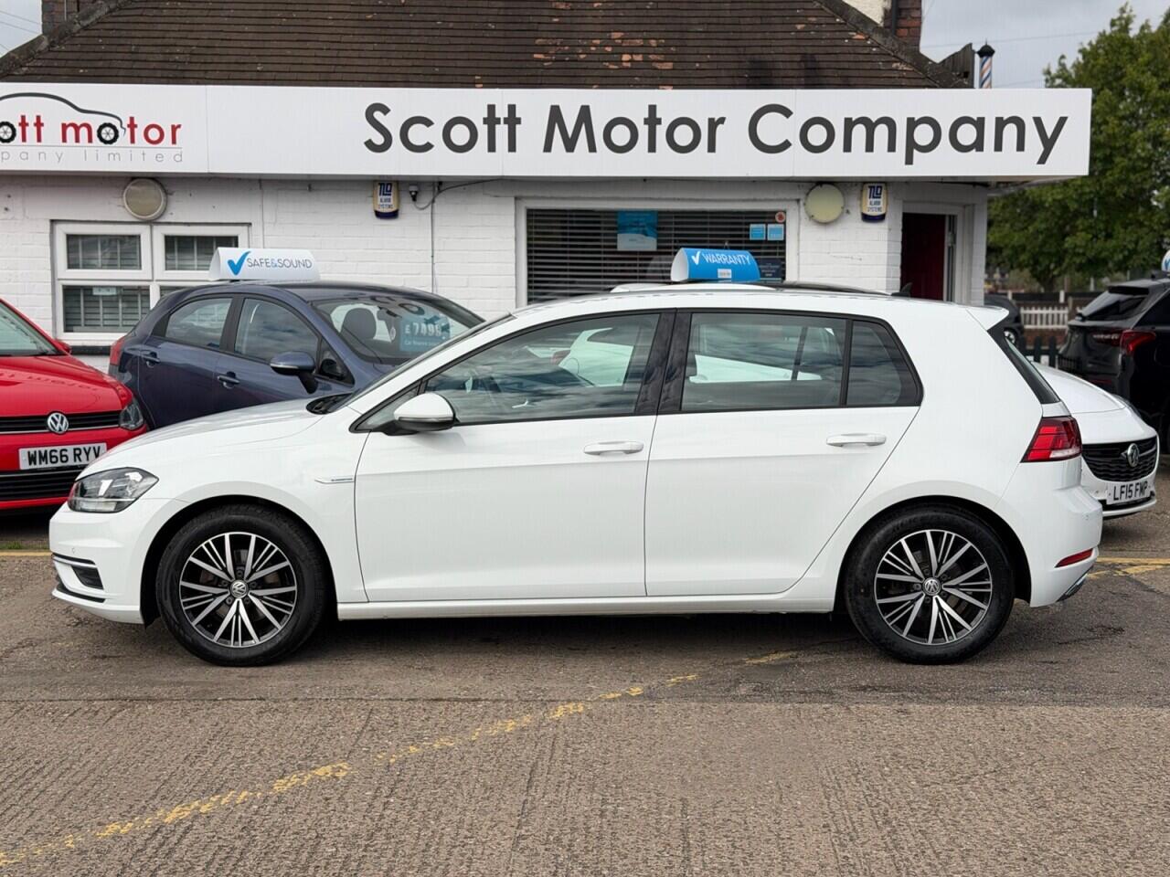 Volkswagen Golf view 8