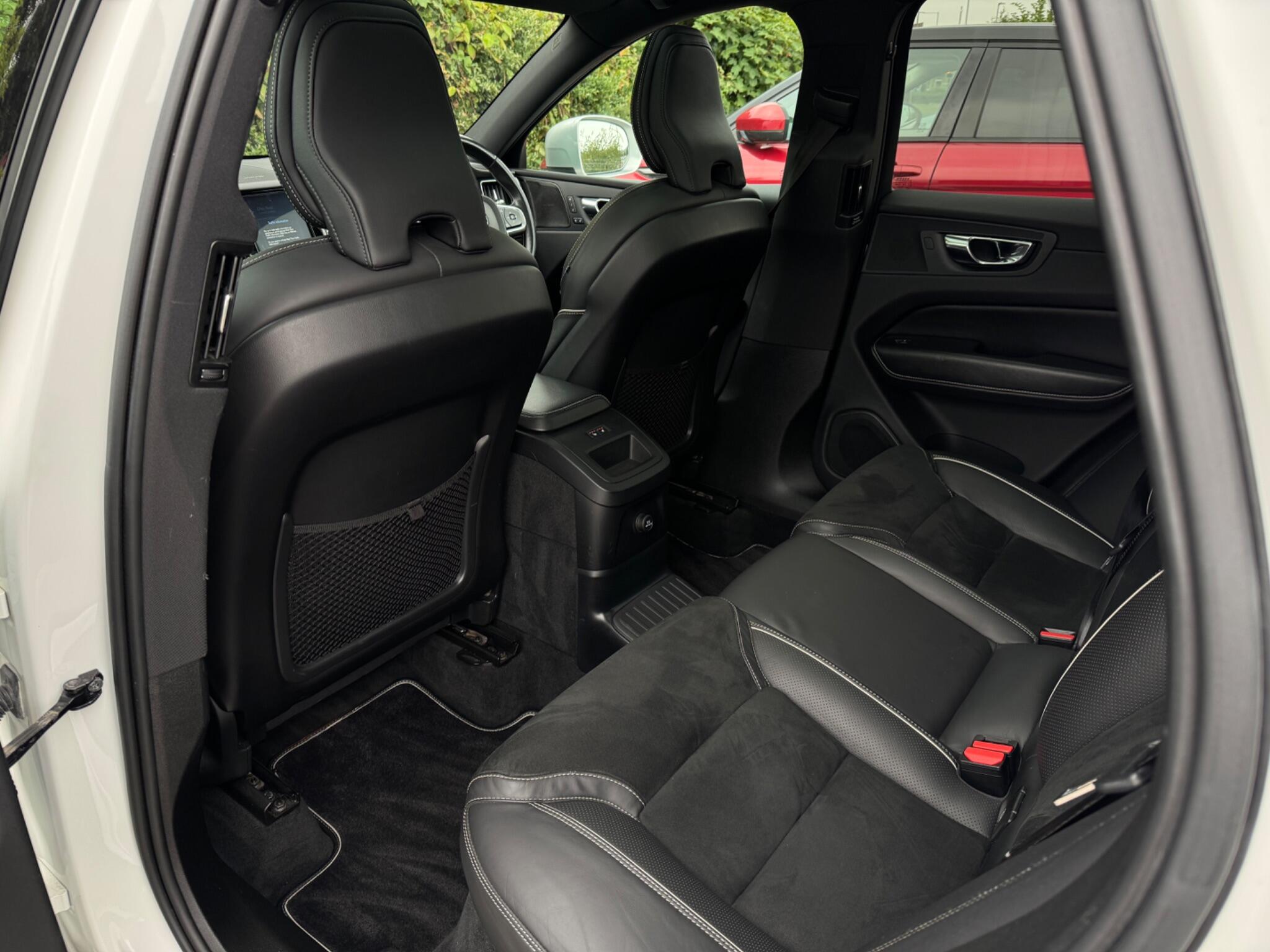 Volvo XC60 view 35