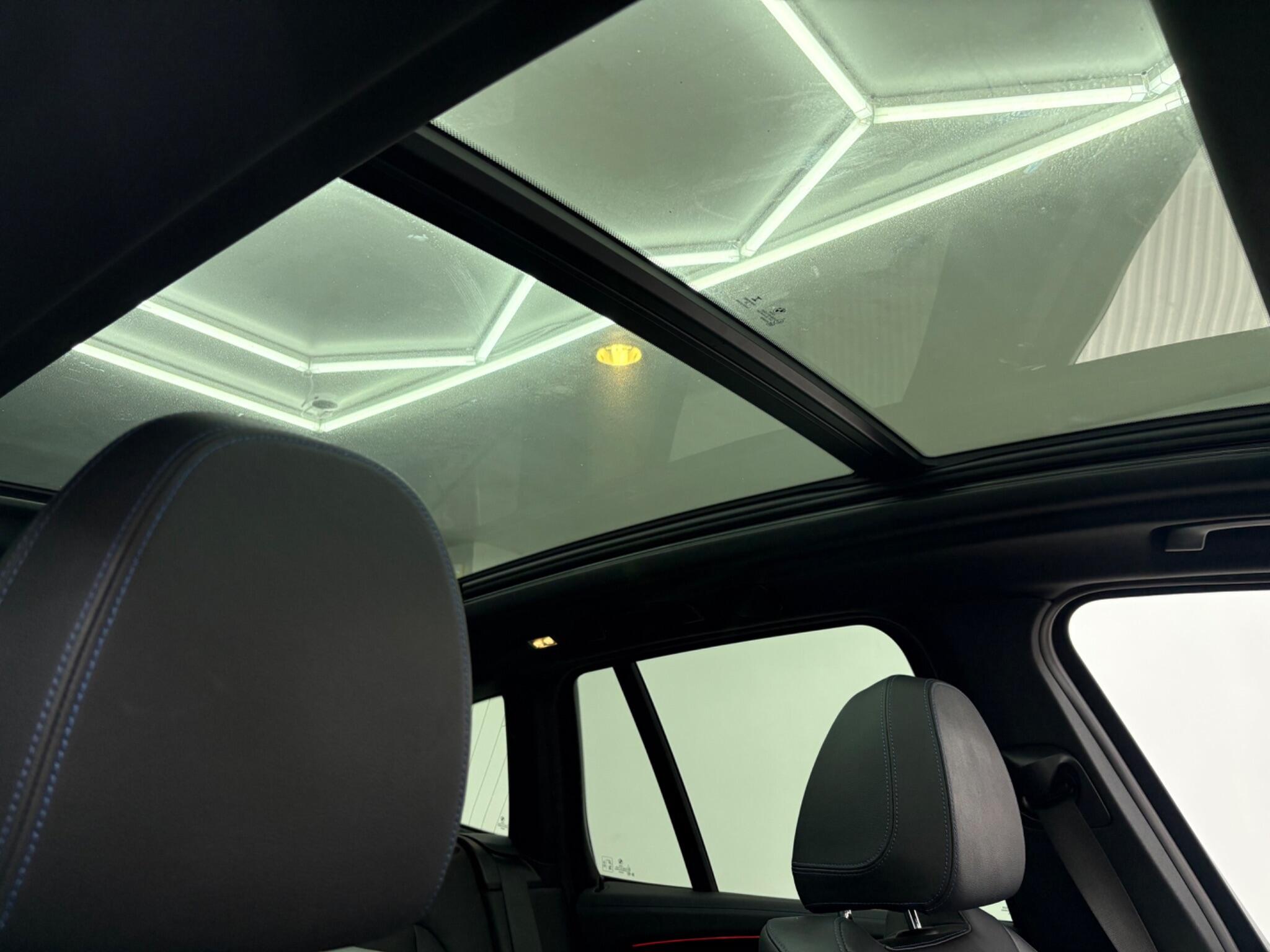 BMW iX3 view 32