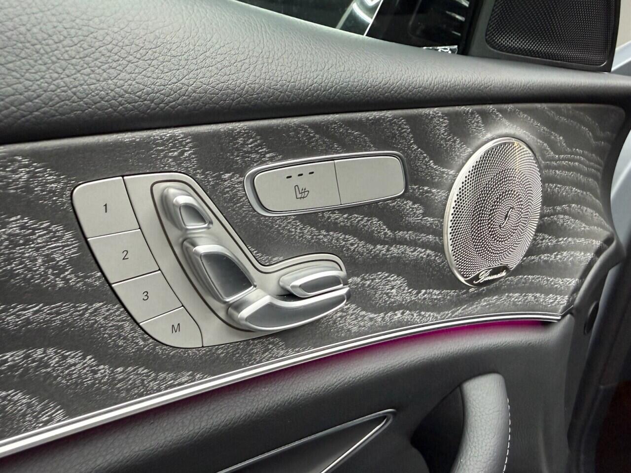 Mercedes-Benz E-Class view 28