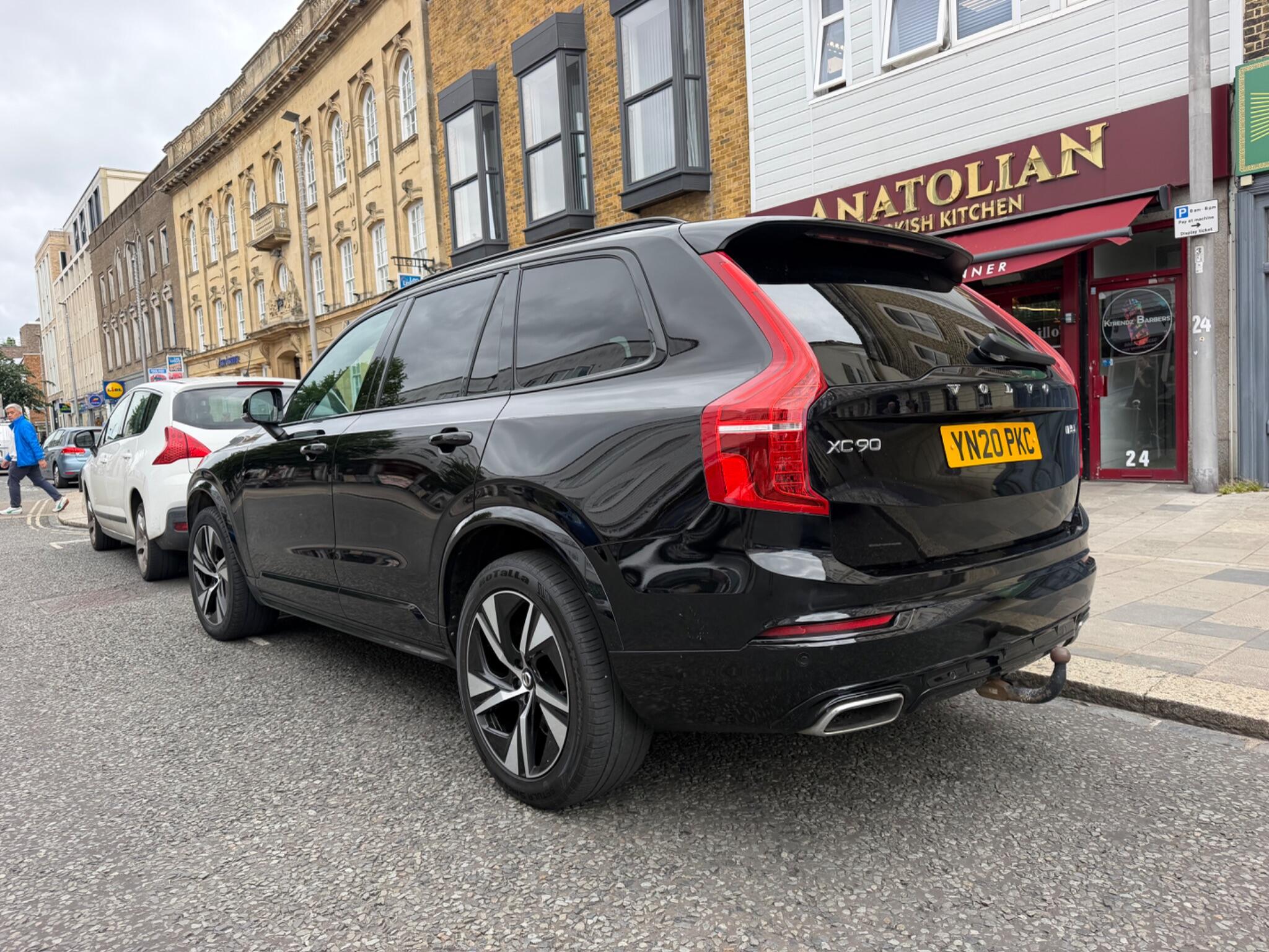 Volvo XC90 main image