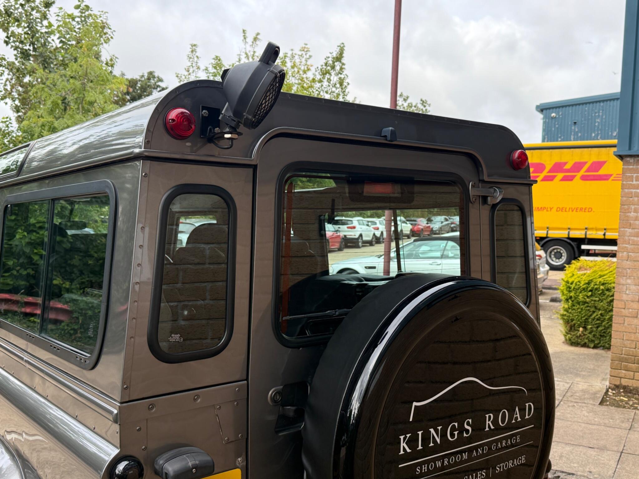 Land Rover Defender view 13