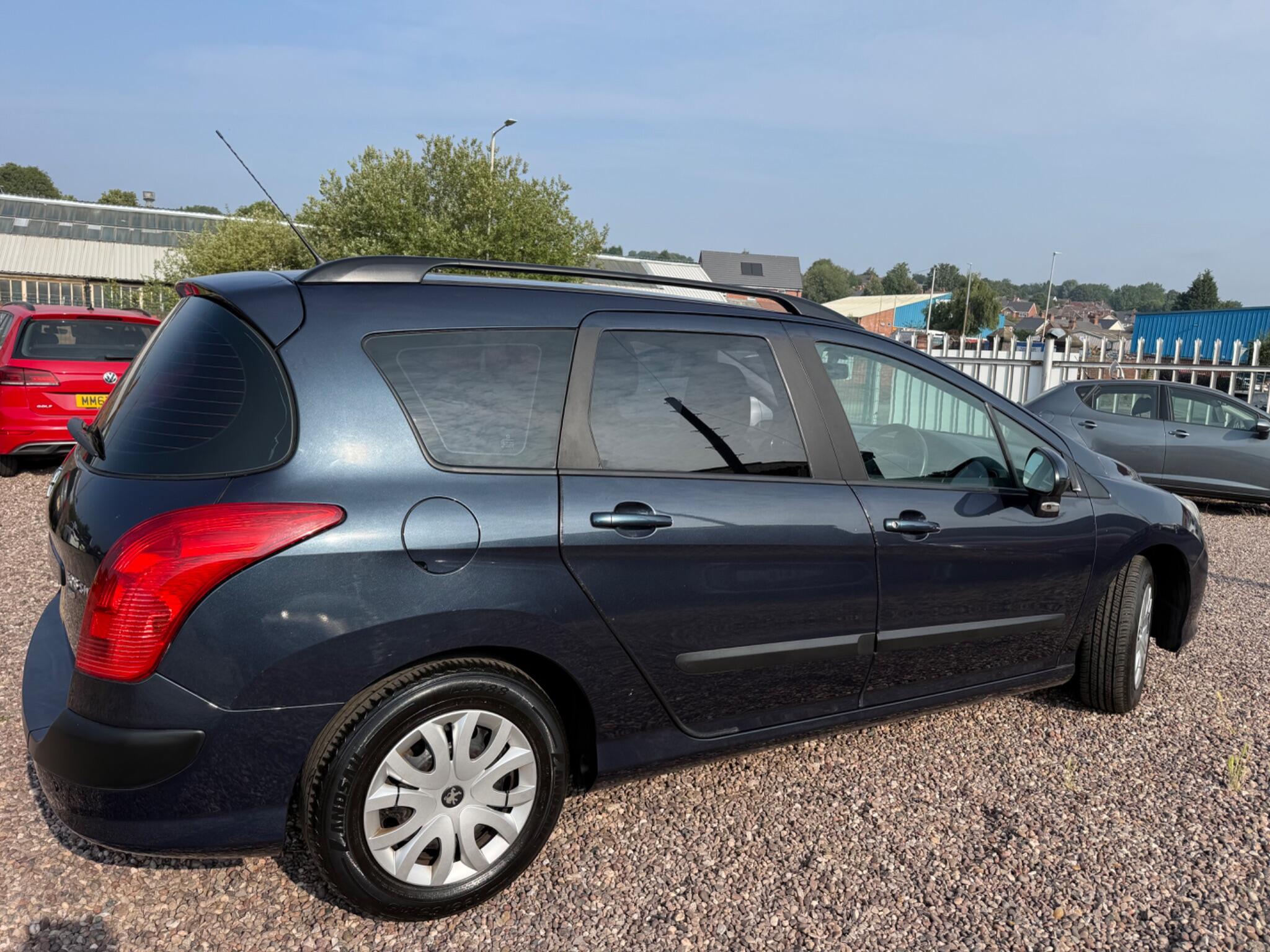 Peugeot 308 view 10
