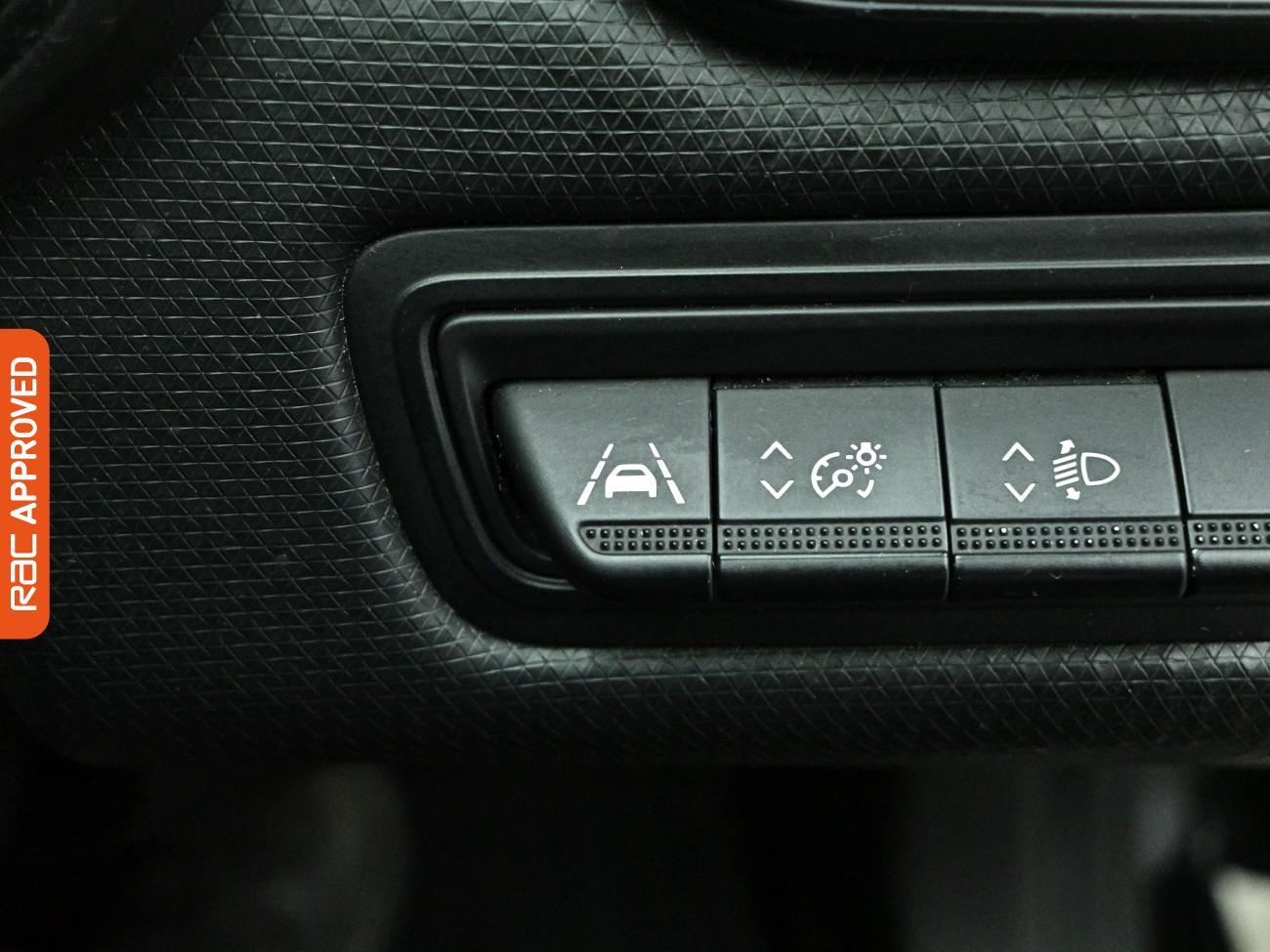 Renault Clio view 23