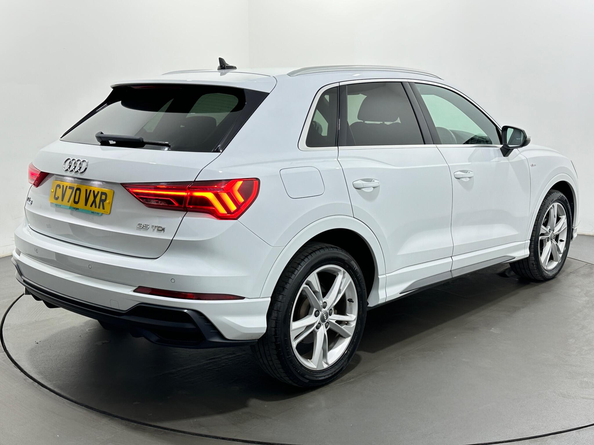 Audi Q3 view 51