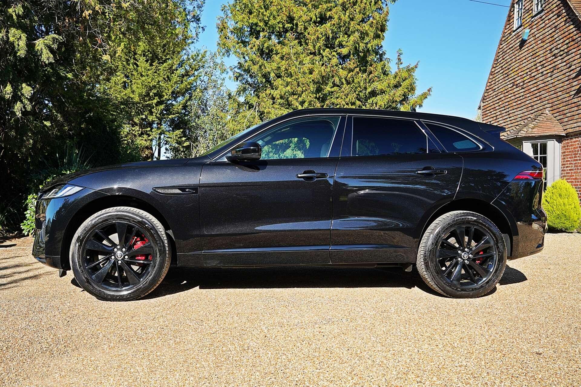 Jaguar F-Pace view 2