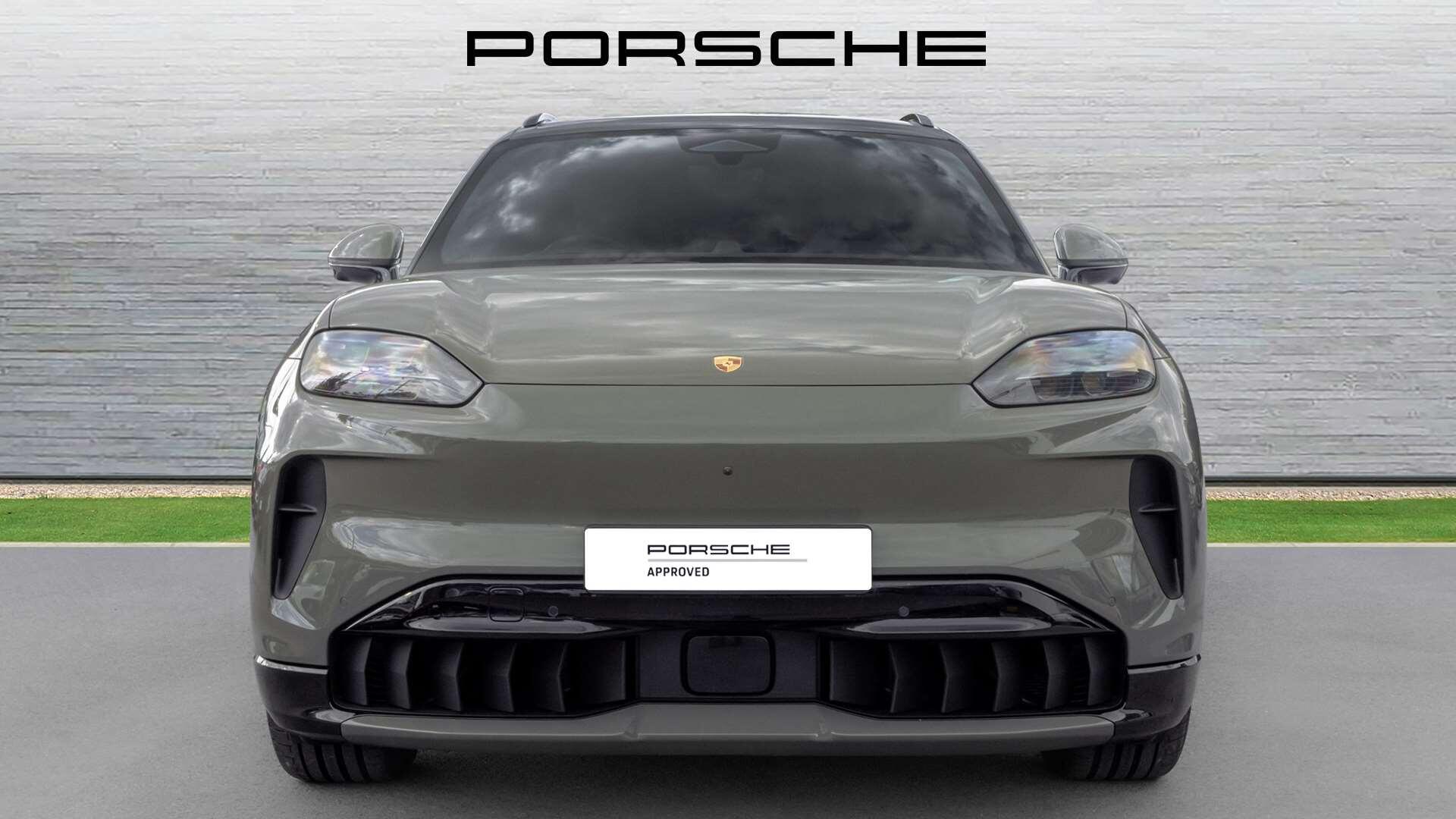 Porsche Cayenne view 8