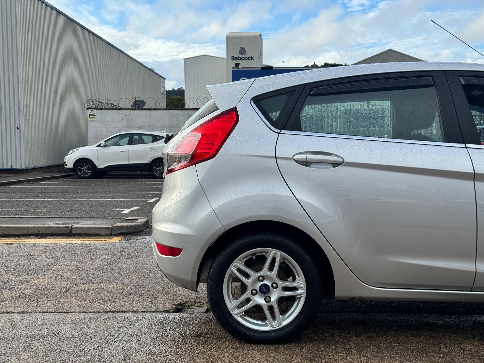 Ford Fiesta view 49