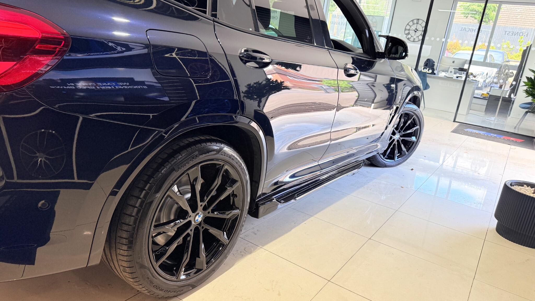 BMW X3 view 18