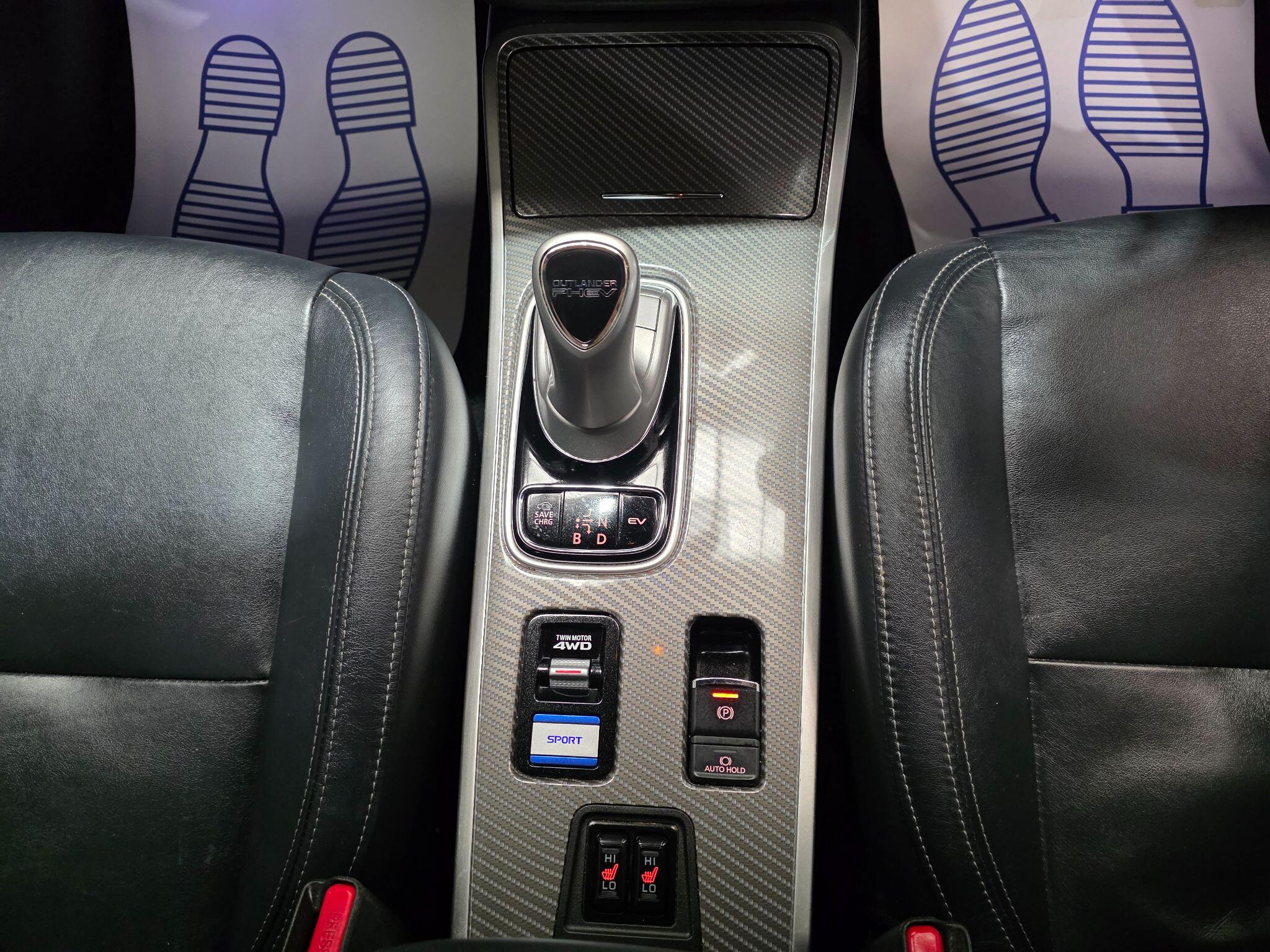 Mitsubishi Outlander view 10