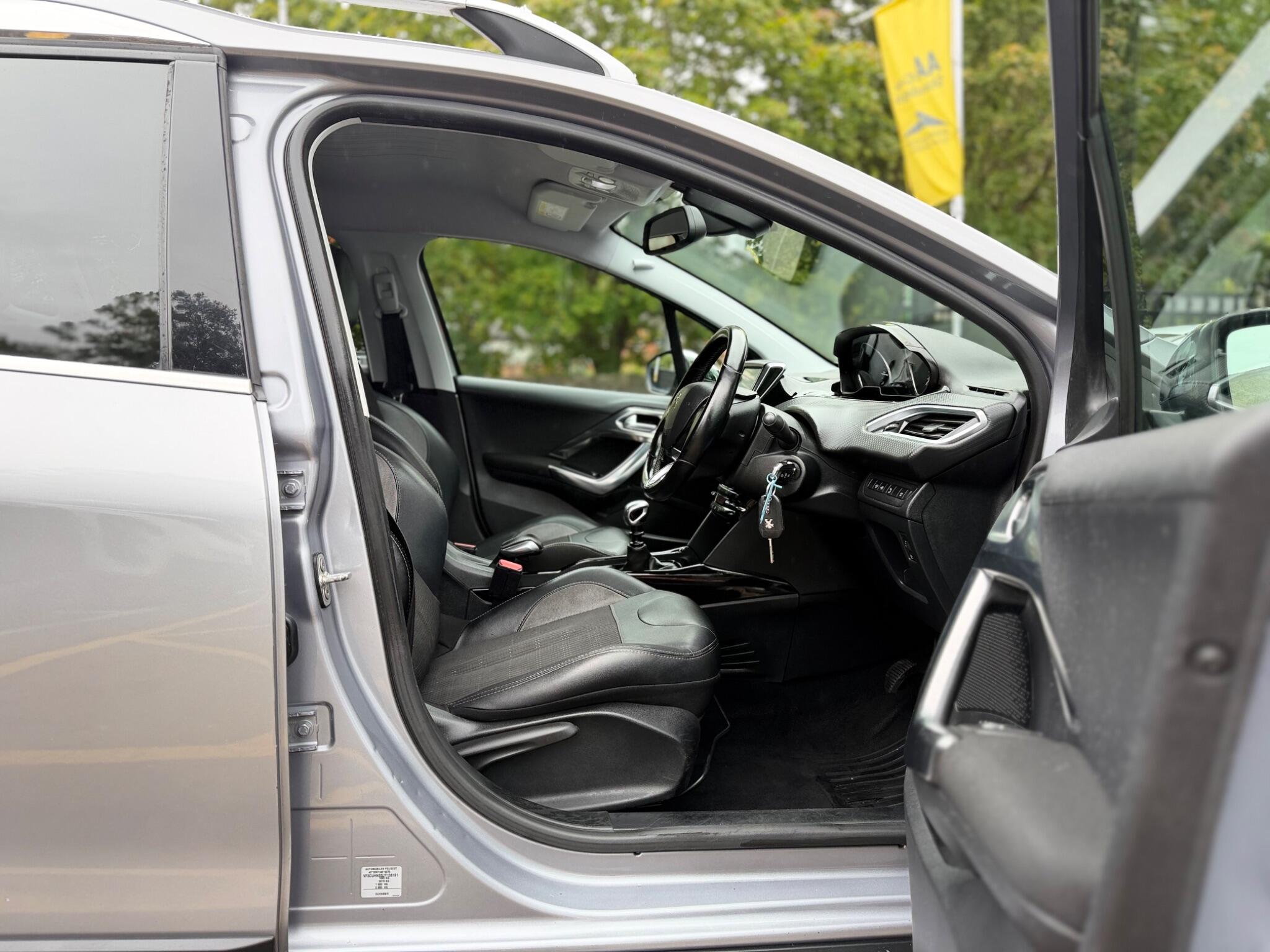 Peugeot 2008 view 16