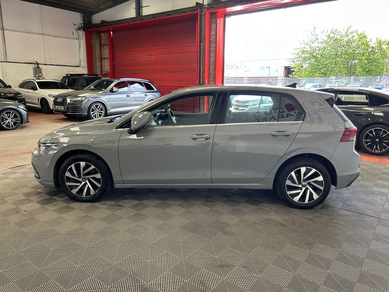 Volkswagen Golf view 6