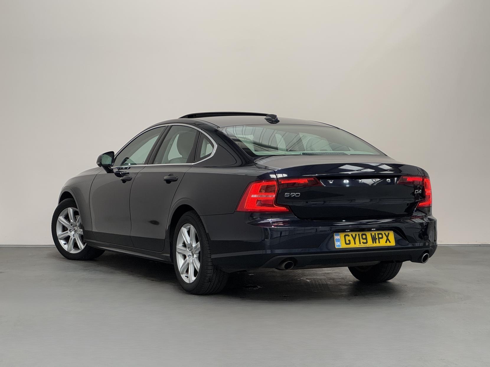 Volvo S90 view 8