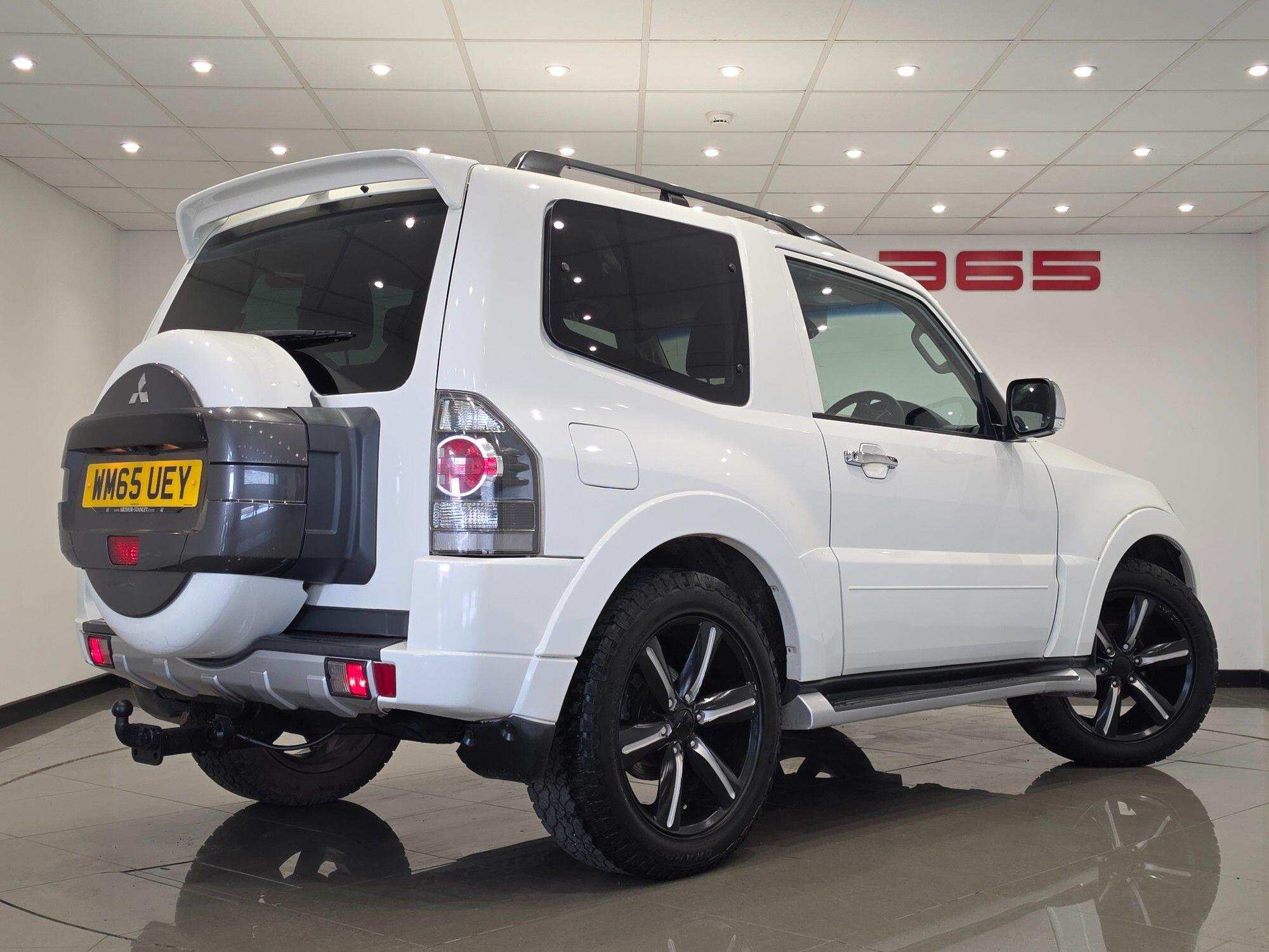 Mitsubishi Shogun view 6