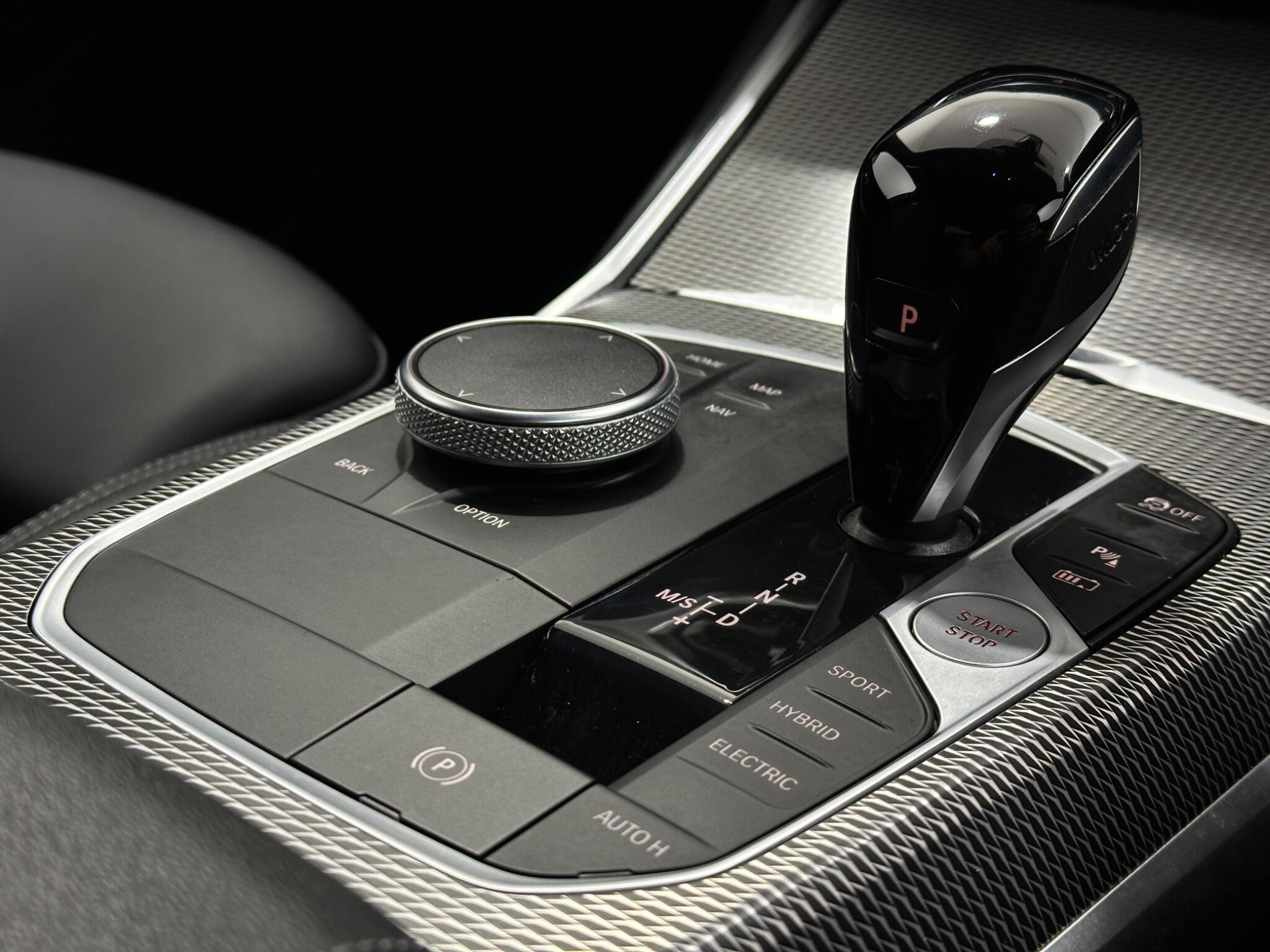 BMW 3 Series view 21