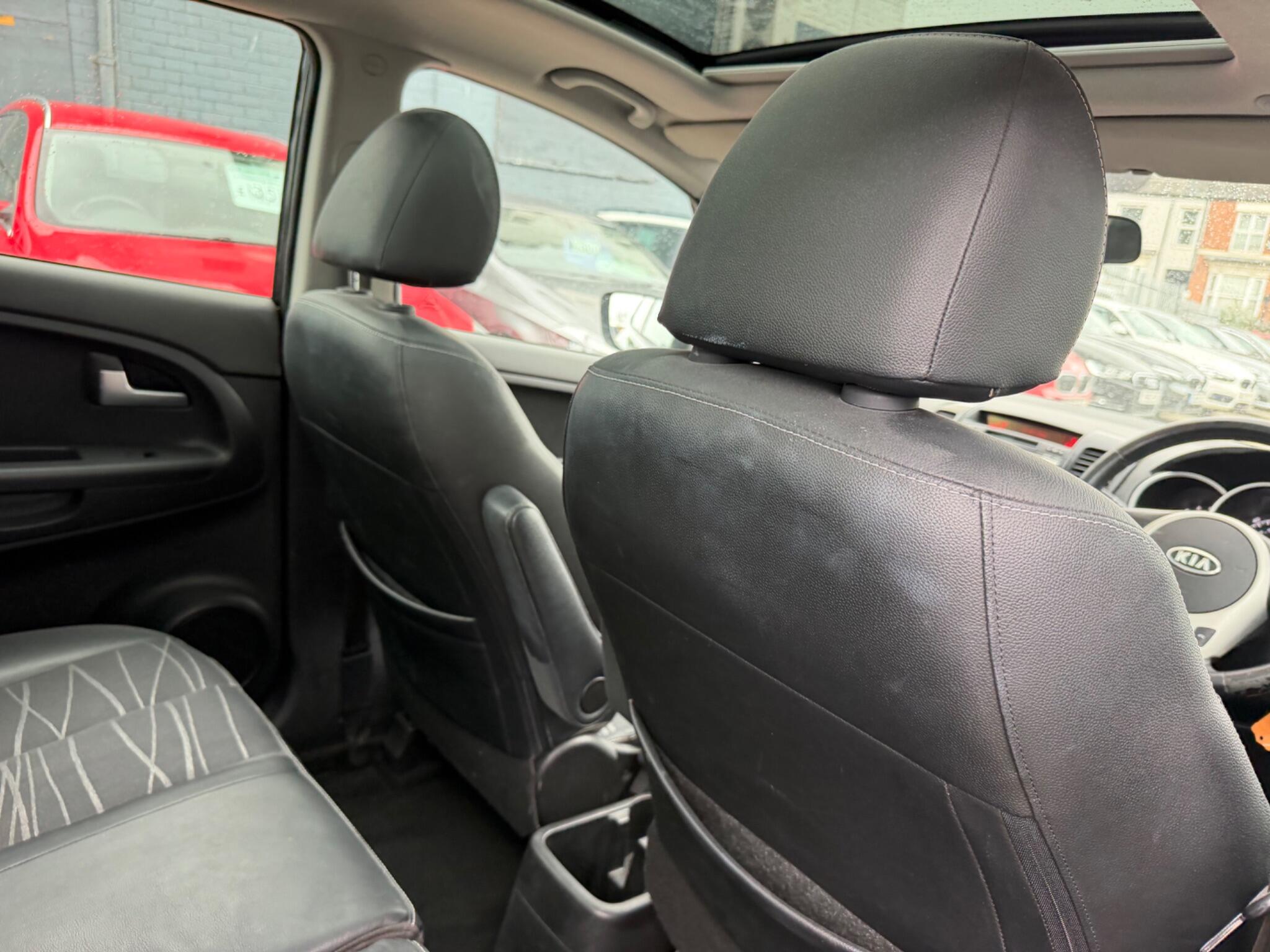 Kia Venga view 21