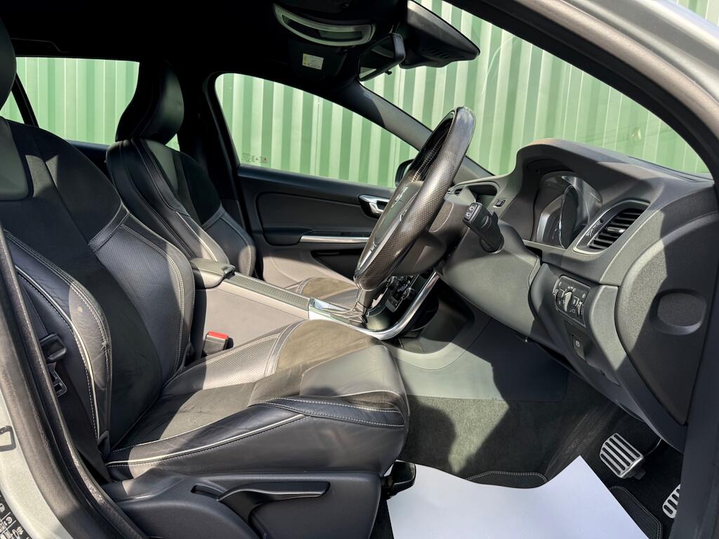 Volvo V60 view 3