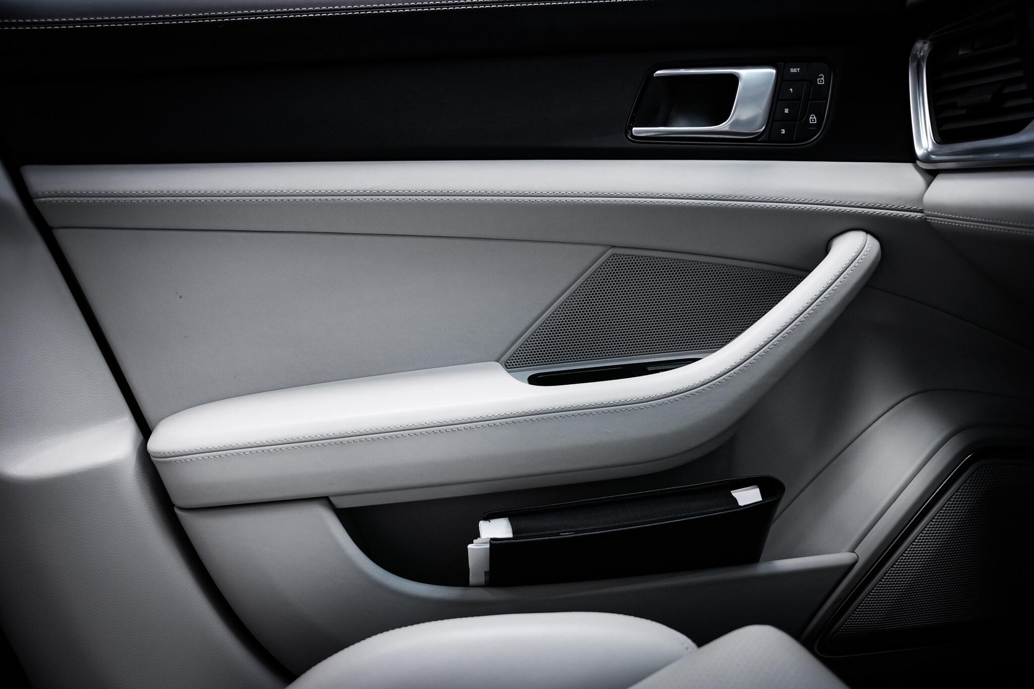 Porsche Panamera view 48