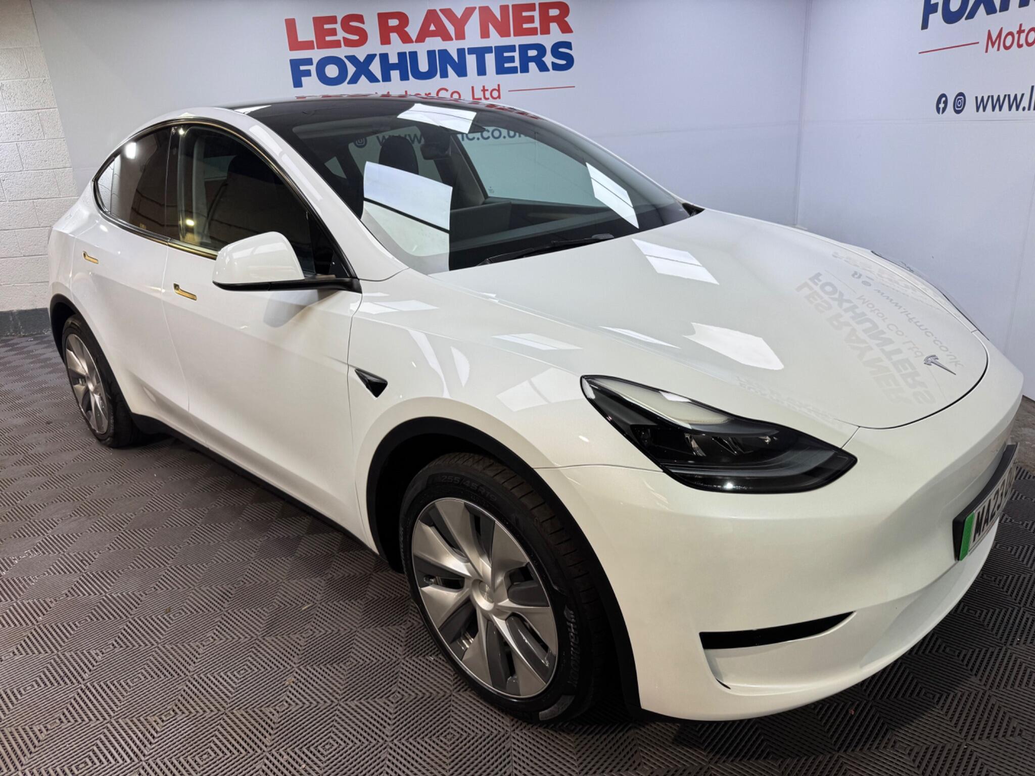 Tesla Model Y view 25