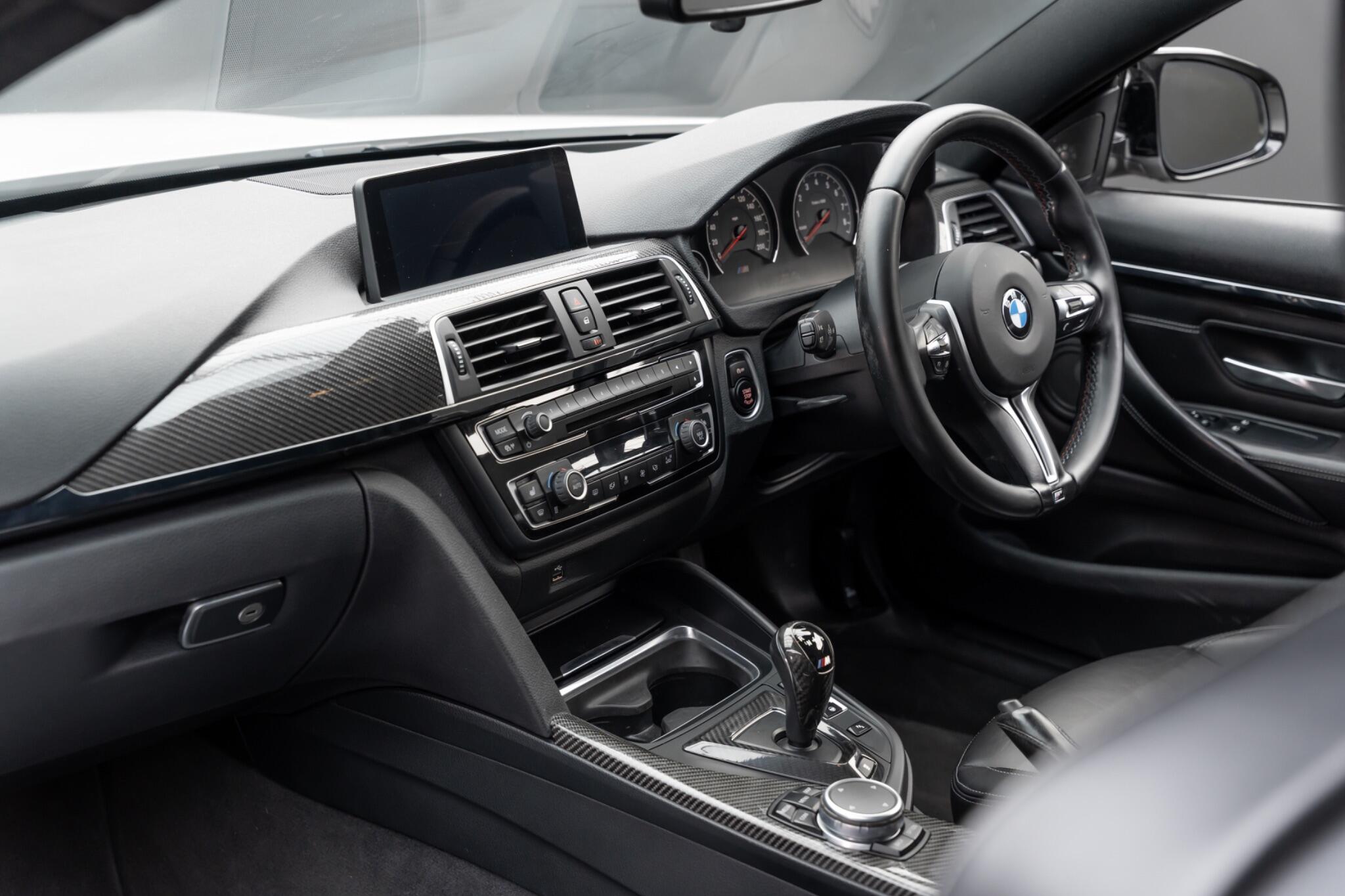BMW M4 view 21