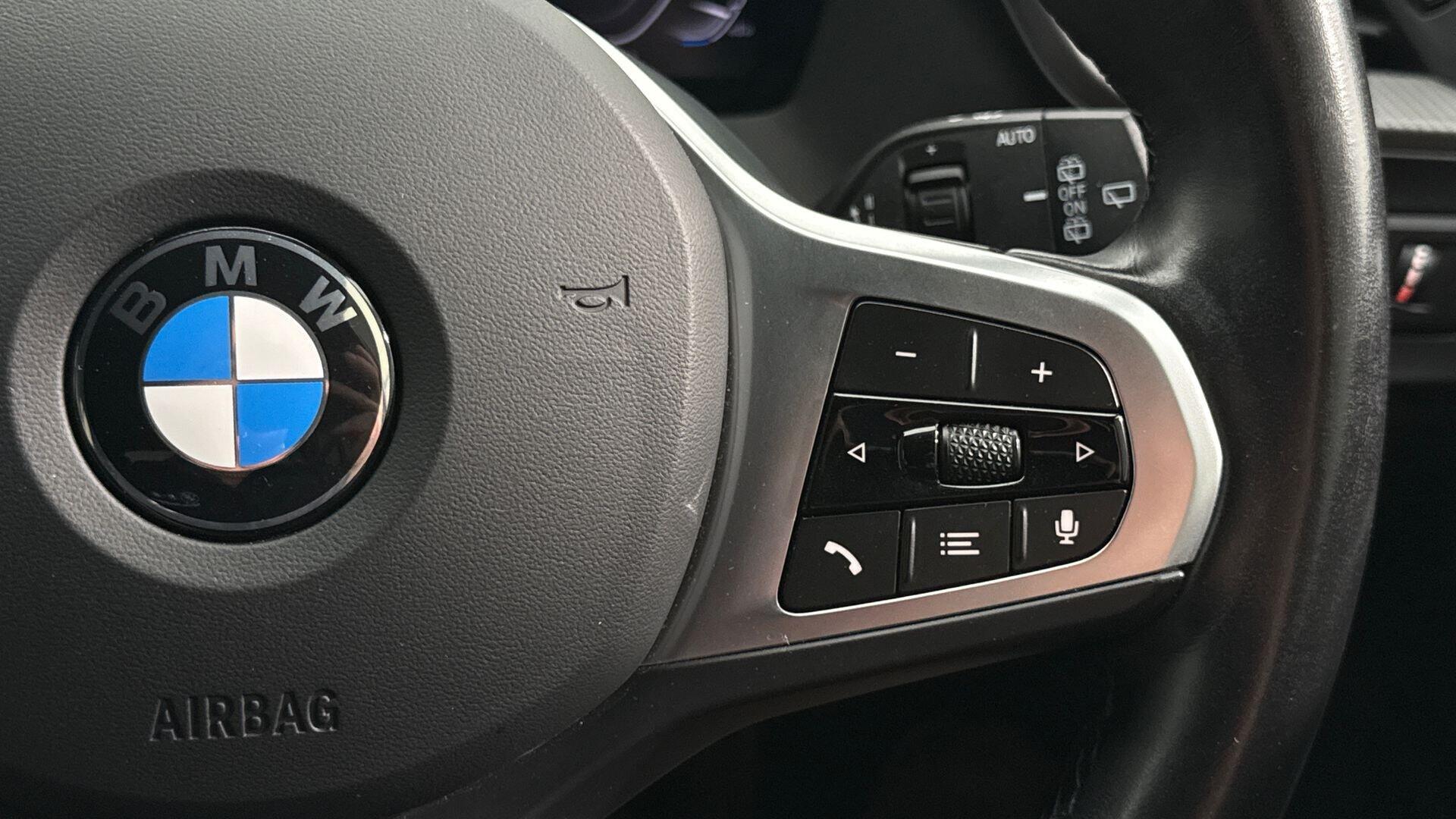 BMW 1 Series view 18