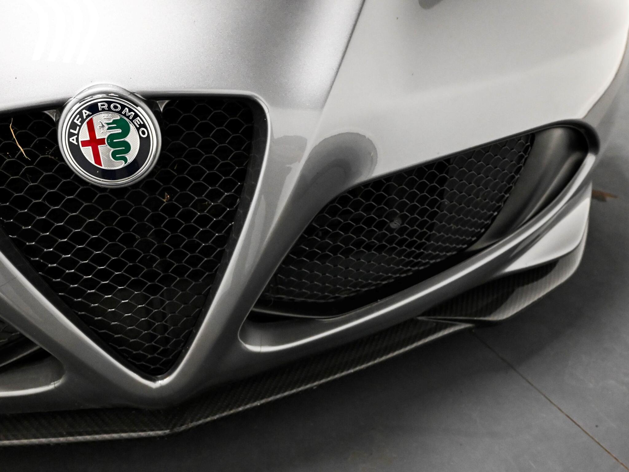 Alfa Romeo 4c view 38