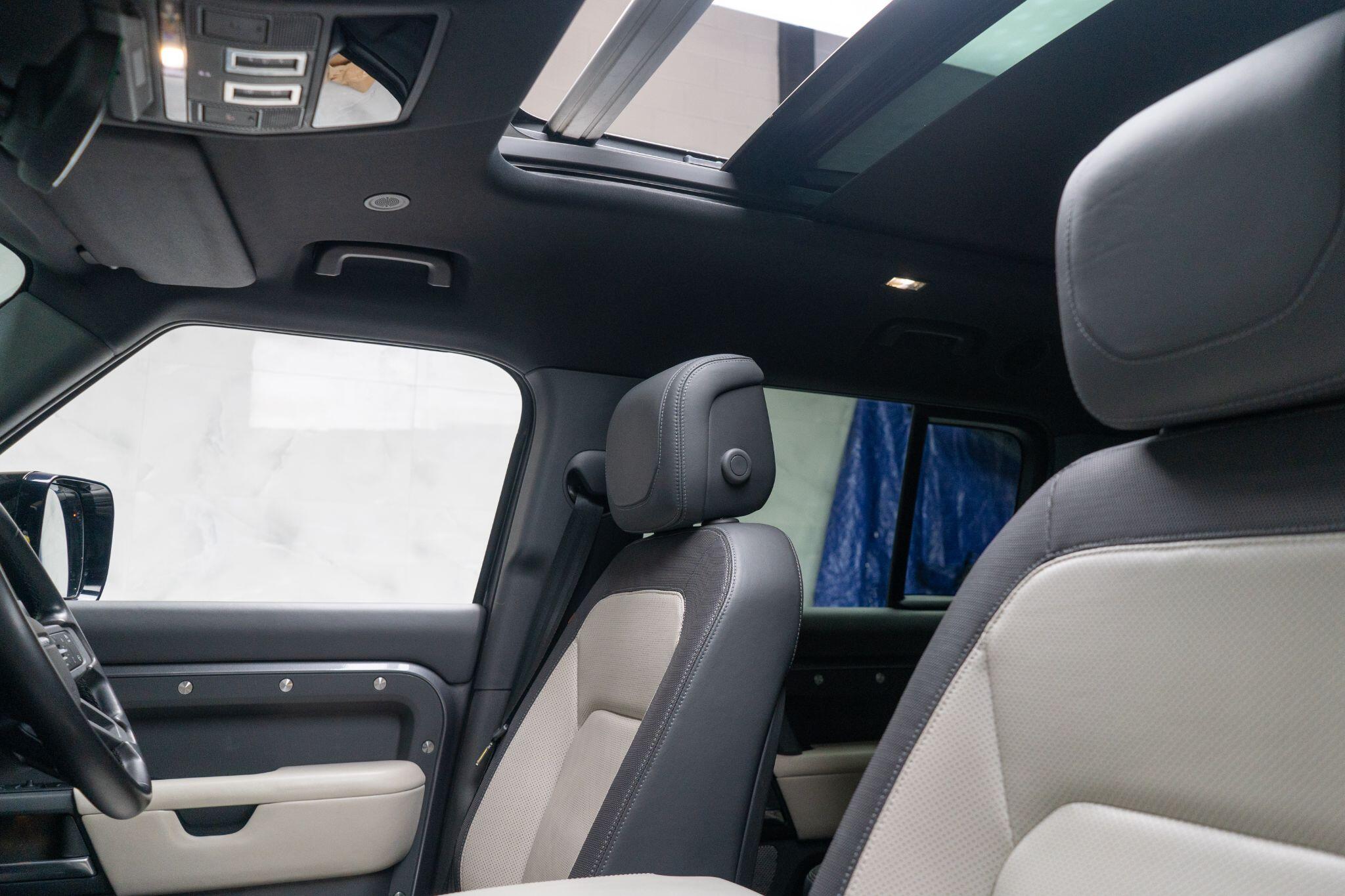 Land Rover Defender view 40