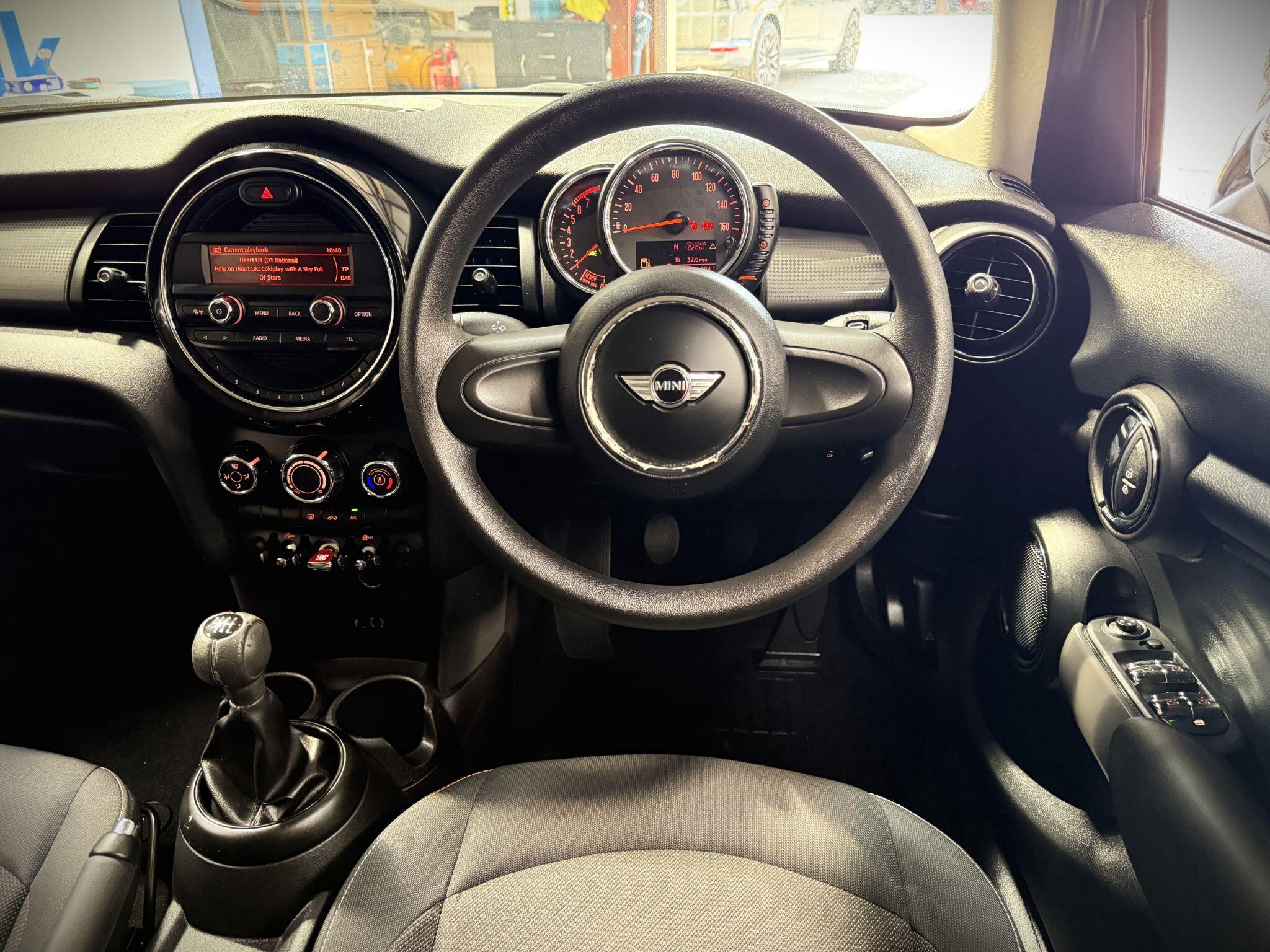 Mini Cooper view 4